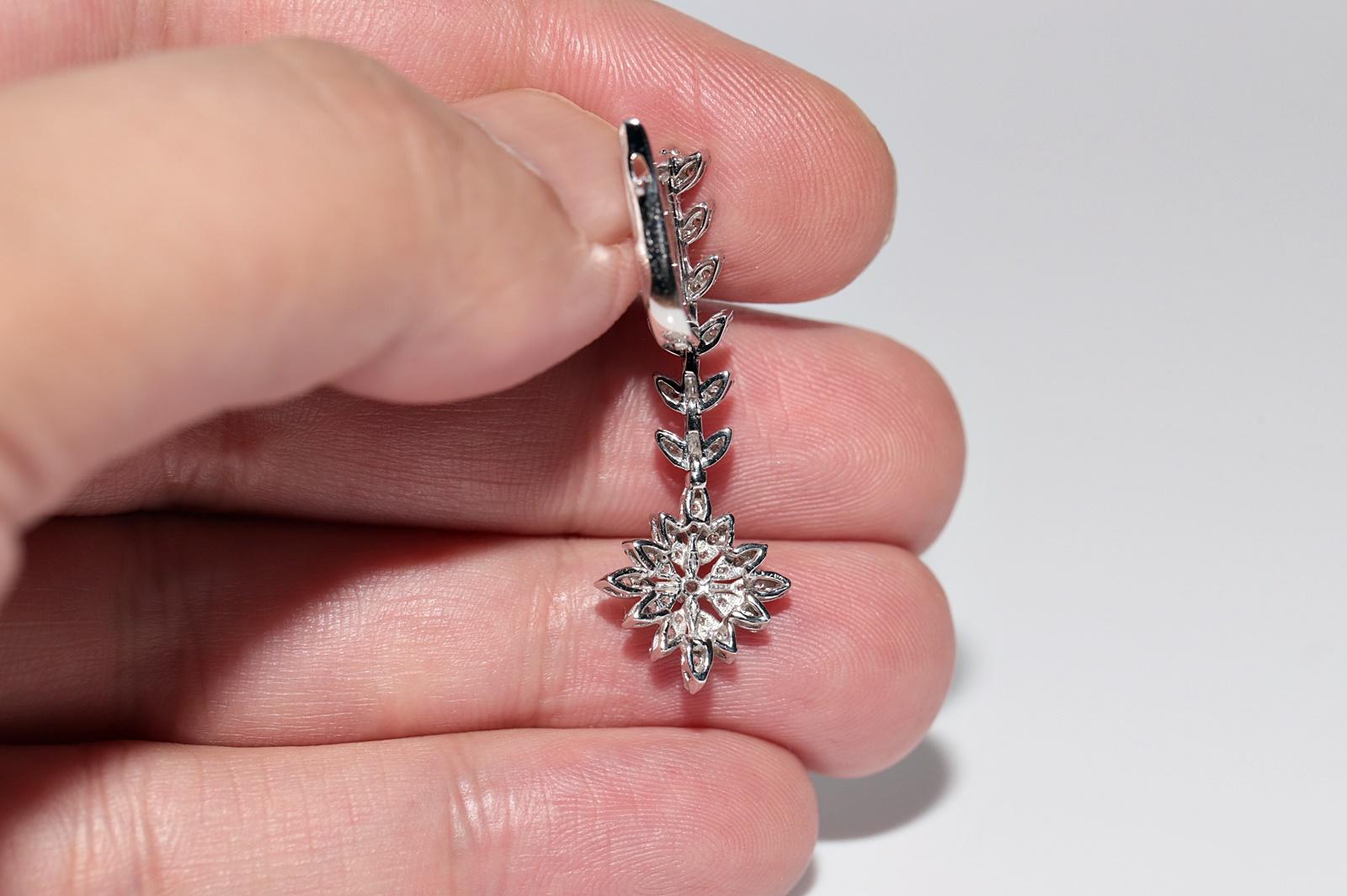 18k Gold Natural Diamond Decorated Flowers Drop Earring in vendita 1