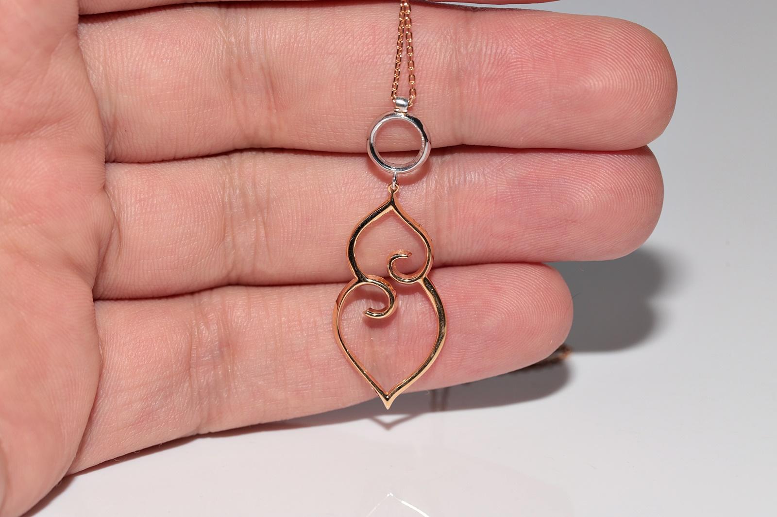 Collana con ciondolo a cuore decorato con diamanti naturali in oro 18k in vendita 1