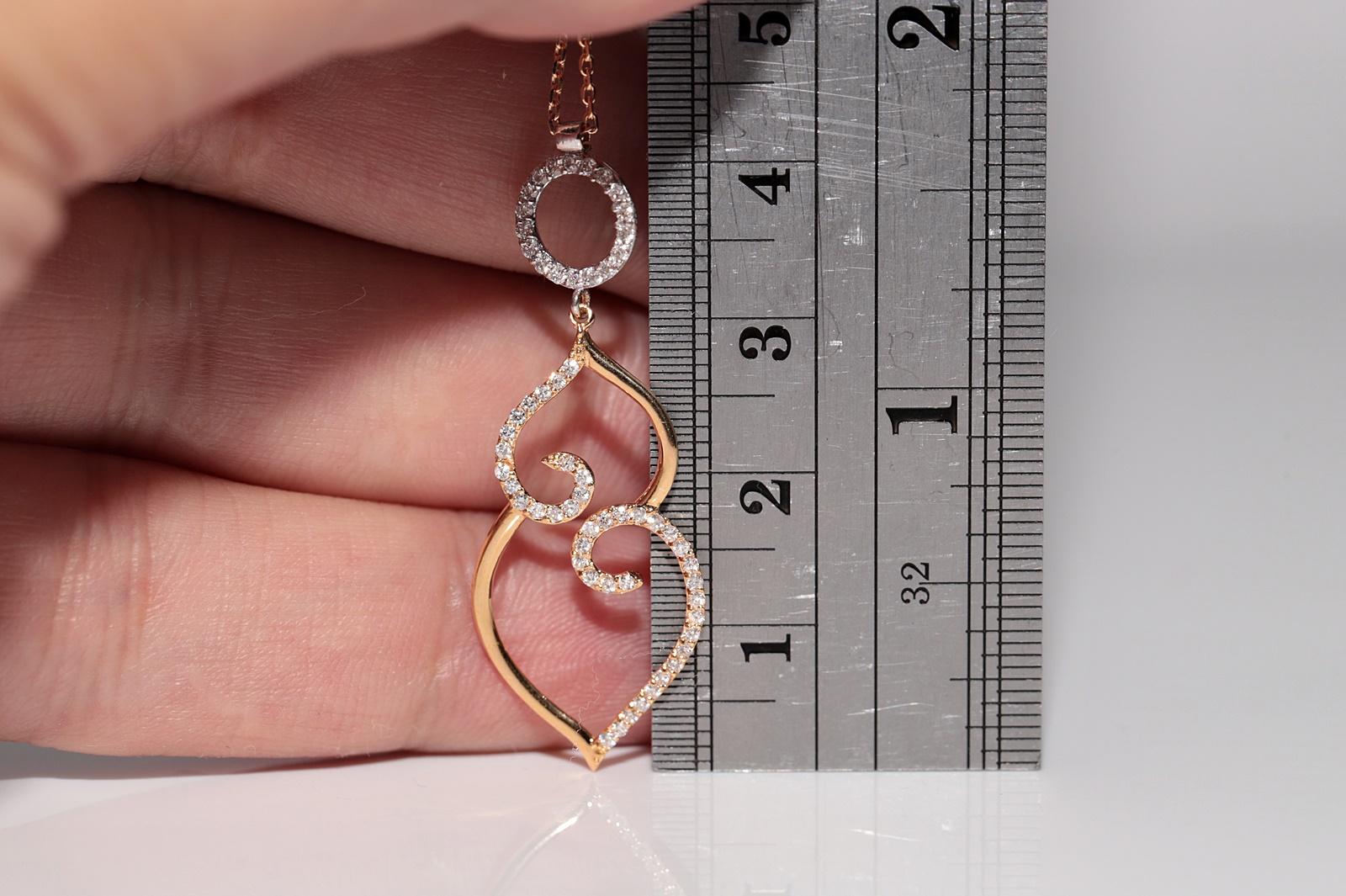 Collana con ciondolo a cuore decorato con diamanti naturali in oro 18k in vendita 2