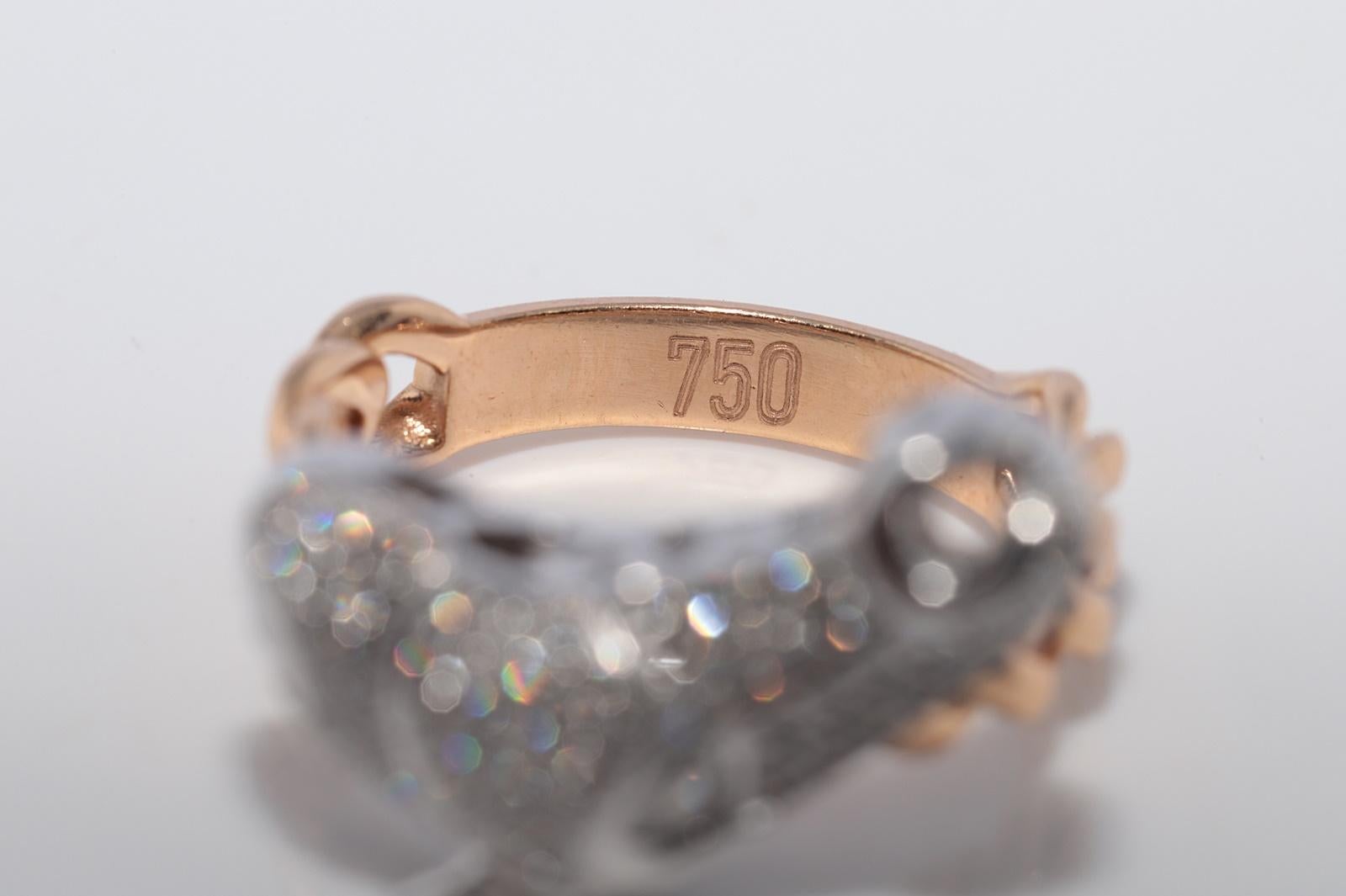 Bague en or 18k à tête de cheval décorée de diamants naturels en vente 7