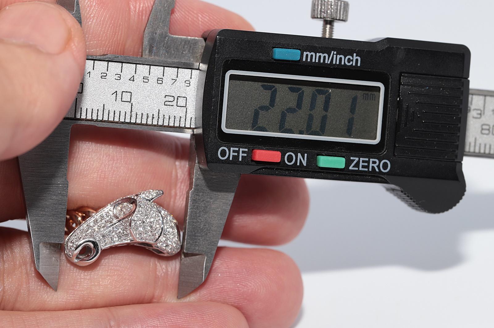 Bague en or 18k à tête de cheval décorée de diamants naturels en vente 8