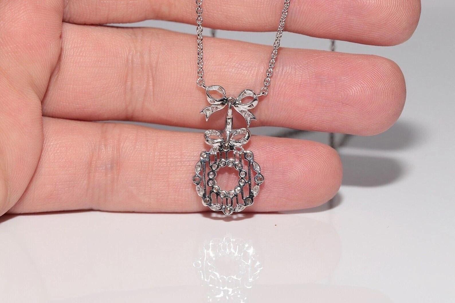 Collana con ciondolo decorato con diamanti naturali in oro 18k in vendita 4