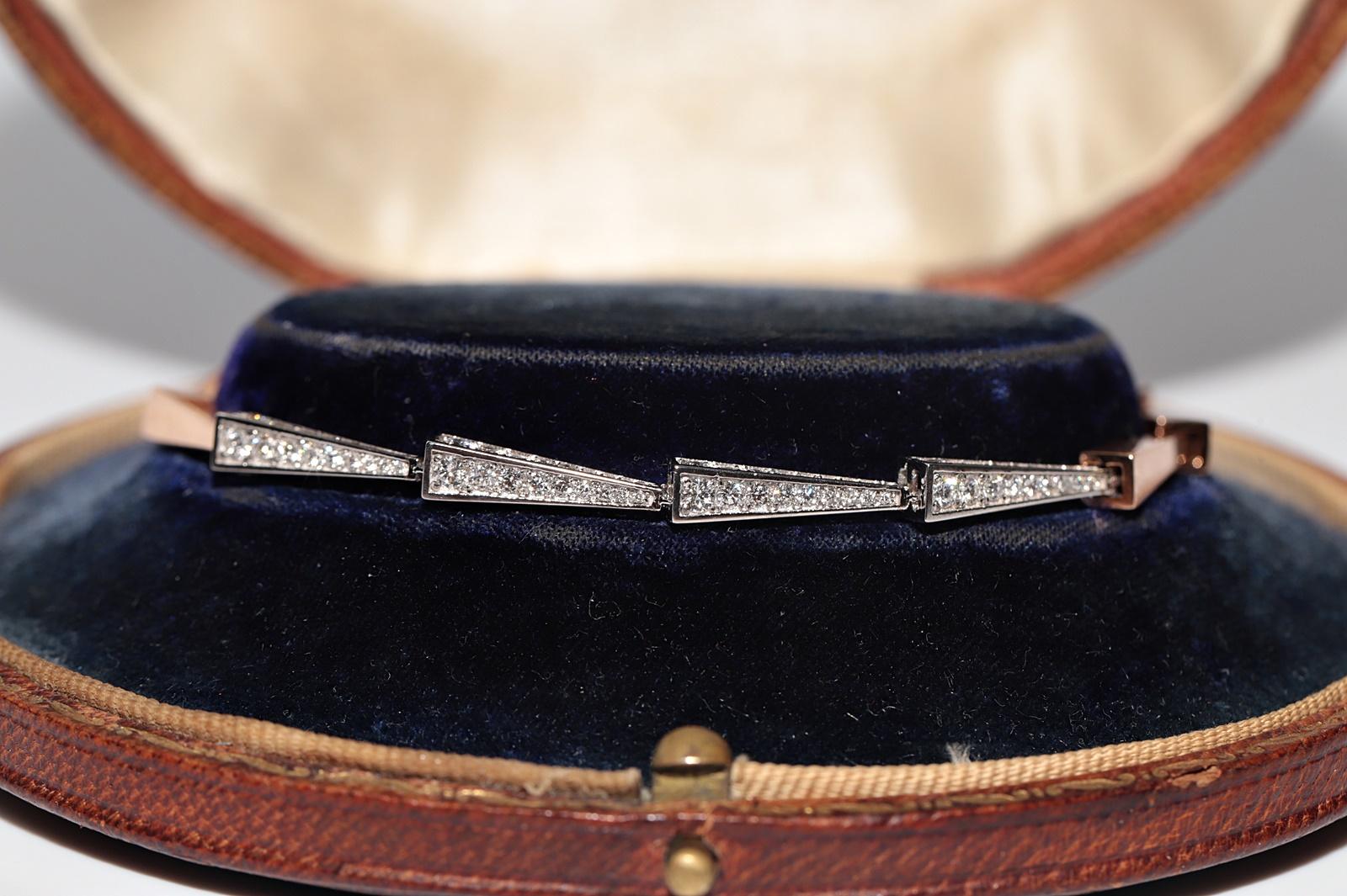 En muy buen estado.
El peso total es de 8,7 gramos.
Totalmente es diamante 1,26 ct.
El diamante es de color F y claridad vvs.
La longitud total de la pulsera es de 17.5 cm.
La caja no está incluida.
Ponte en contacto para cualquier pregunta.