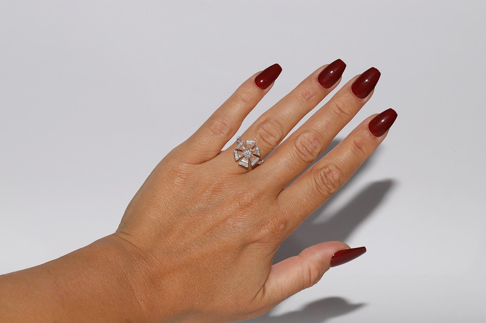 Anello decorato con diamanti naturali in oro 18k in vendita 6
