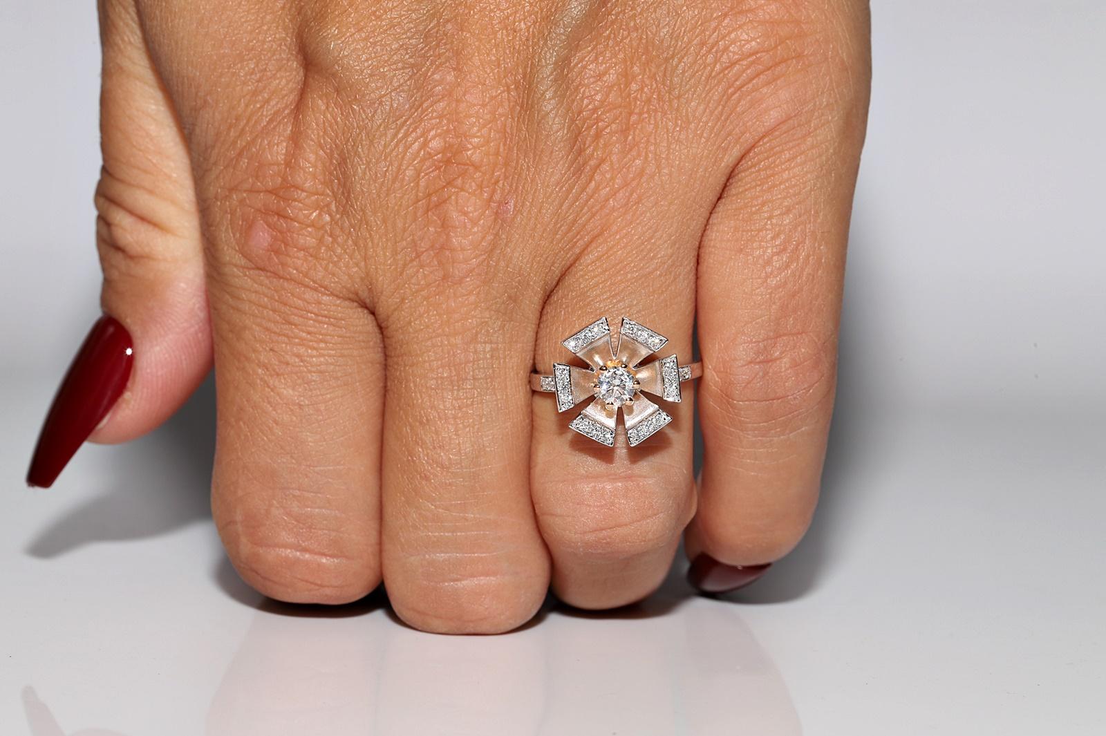 Jolie bague en or 18k ornée de diamants naturels en vente 7