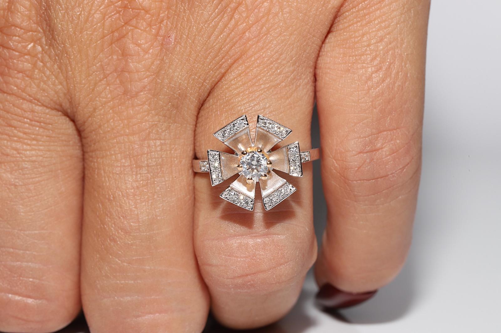 Jolie bague en or 18k ornée de diamants naturels en vente 8
