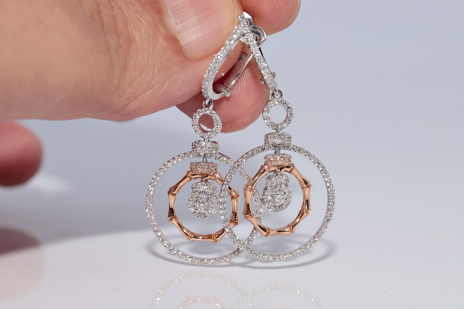 Boucles d'oreilles pendantes en or 18 carats ornées de diamants naturels de forme ronde Bon état - En vente à Fatih/İstanbul, 34