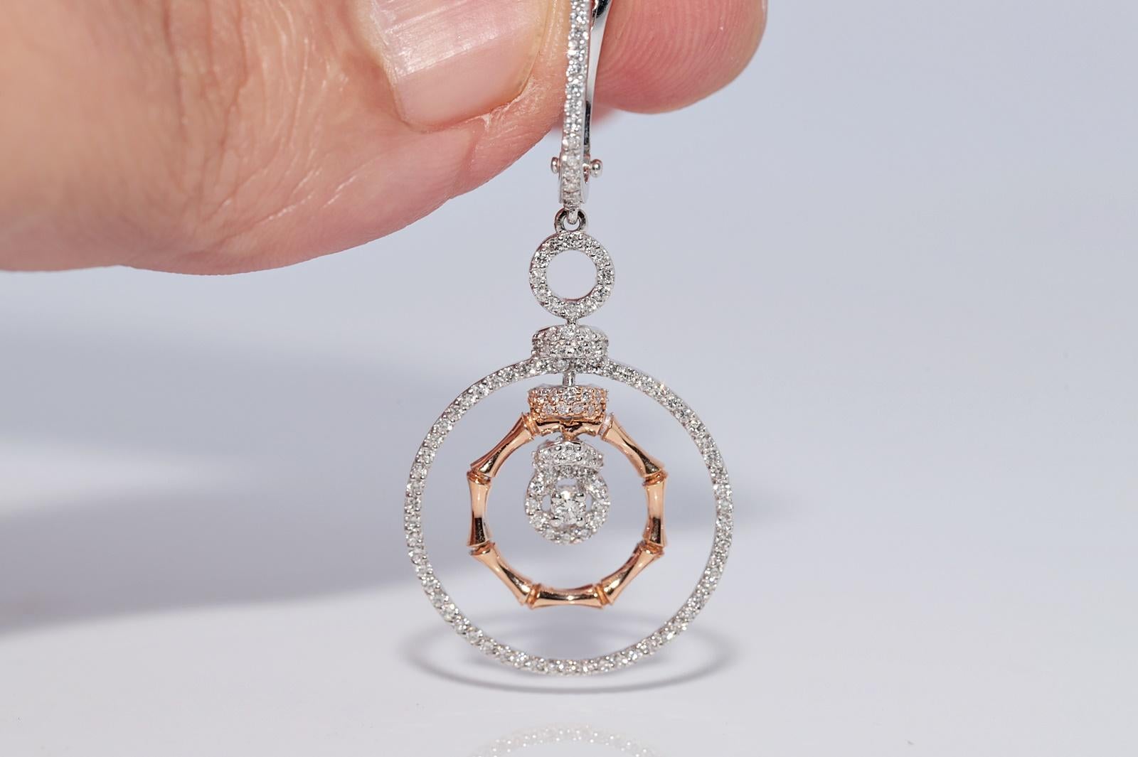 Boucles d'oreilles pendantes en or 18 carats ornées de diamants naturels de forme ronde Pour femmes en vente