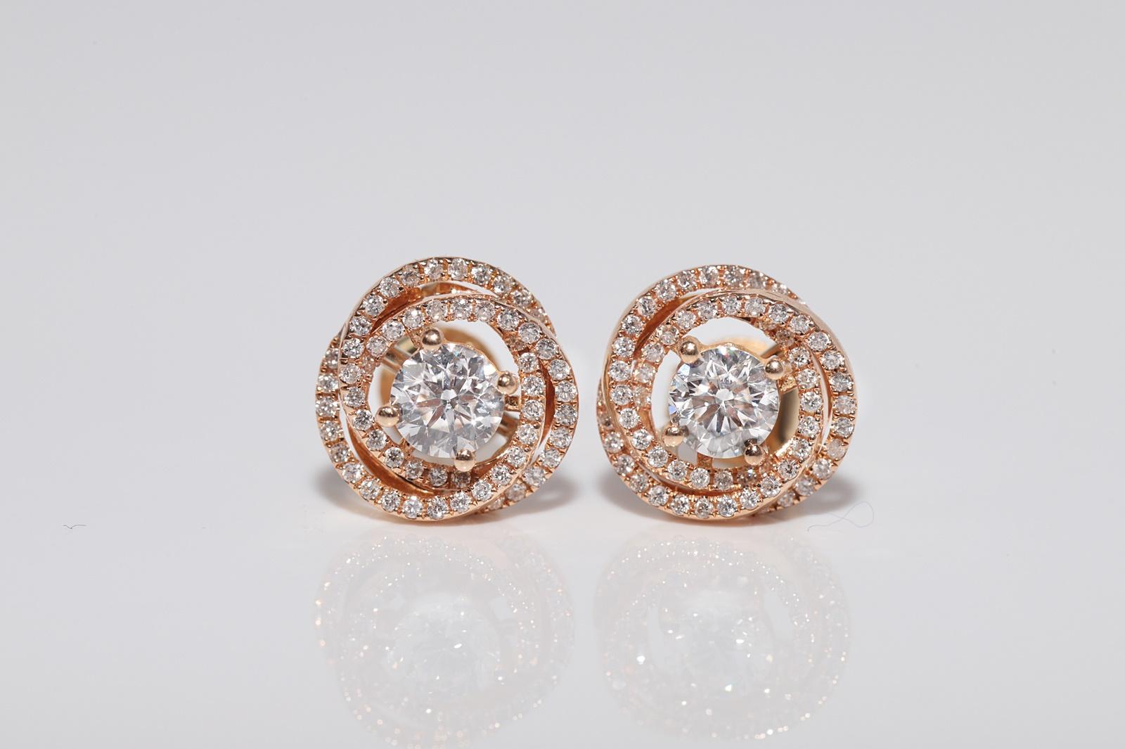 Taille brillant Boucle d'oreille en or 18k ornée de diamants naturels de forme ronde en vente