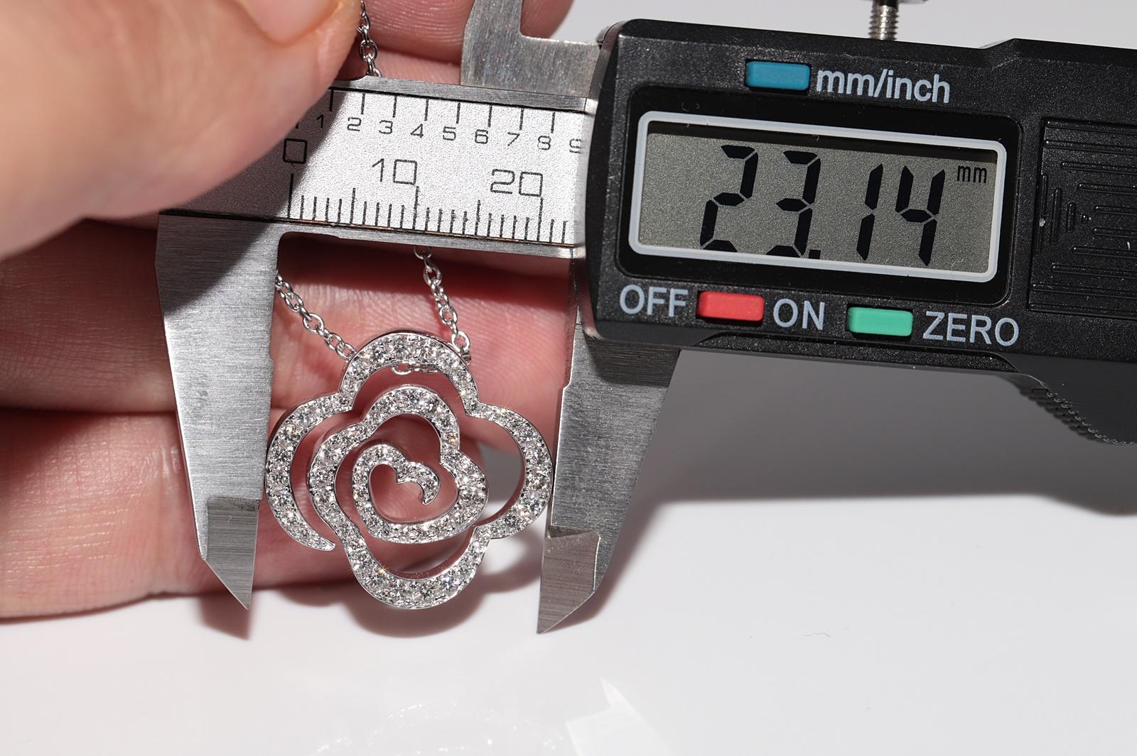 Collar Colgante Decorado con Diamantes Naturales Estilo Corazón de Oro de 18k en venta 6