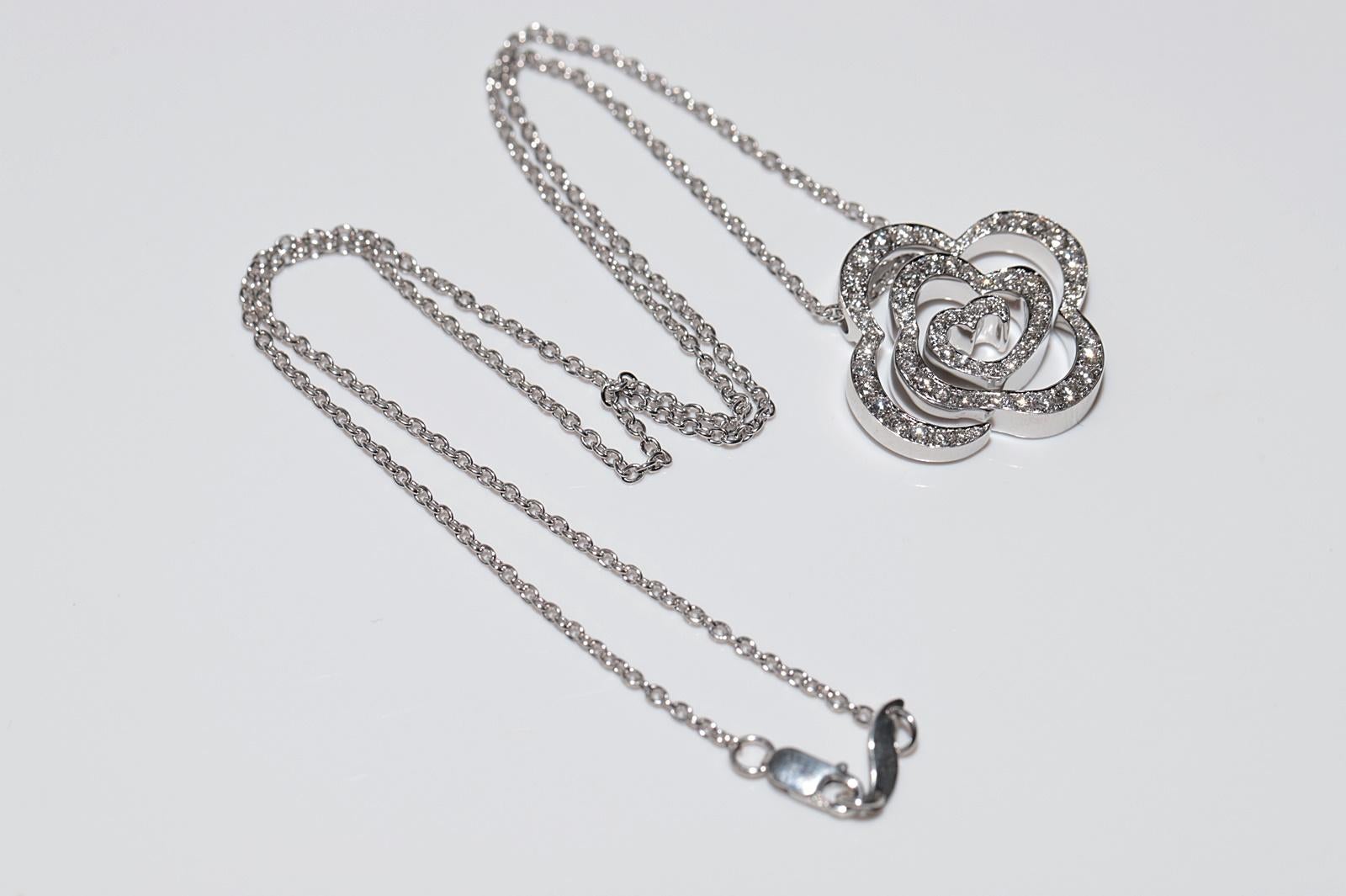 18k Gold Natural Diamond Heart Style Natural Diamond Decorated Pendant Necklace For Sale 7