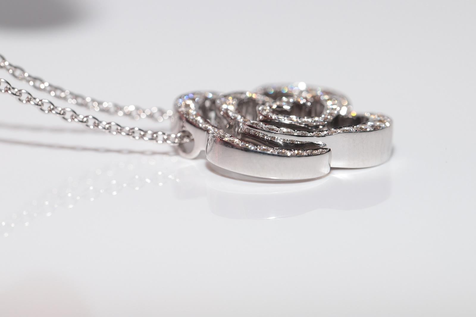 18k Gold Natural Diamond Heart Style Natural Diamond Decorated Pendant Necklace For Sale 1