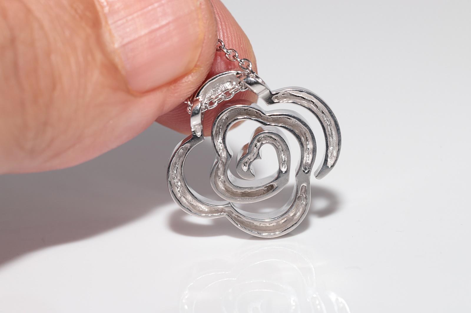 Collar Colgante Decorado con Diamantes Naturales Estilo Corazón de Oro de 18k en venta 2