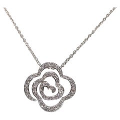 Collana con ciondolo decorato con diamanti naturali in oro 18k in stile cuore di diamante naturale