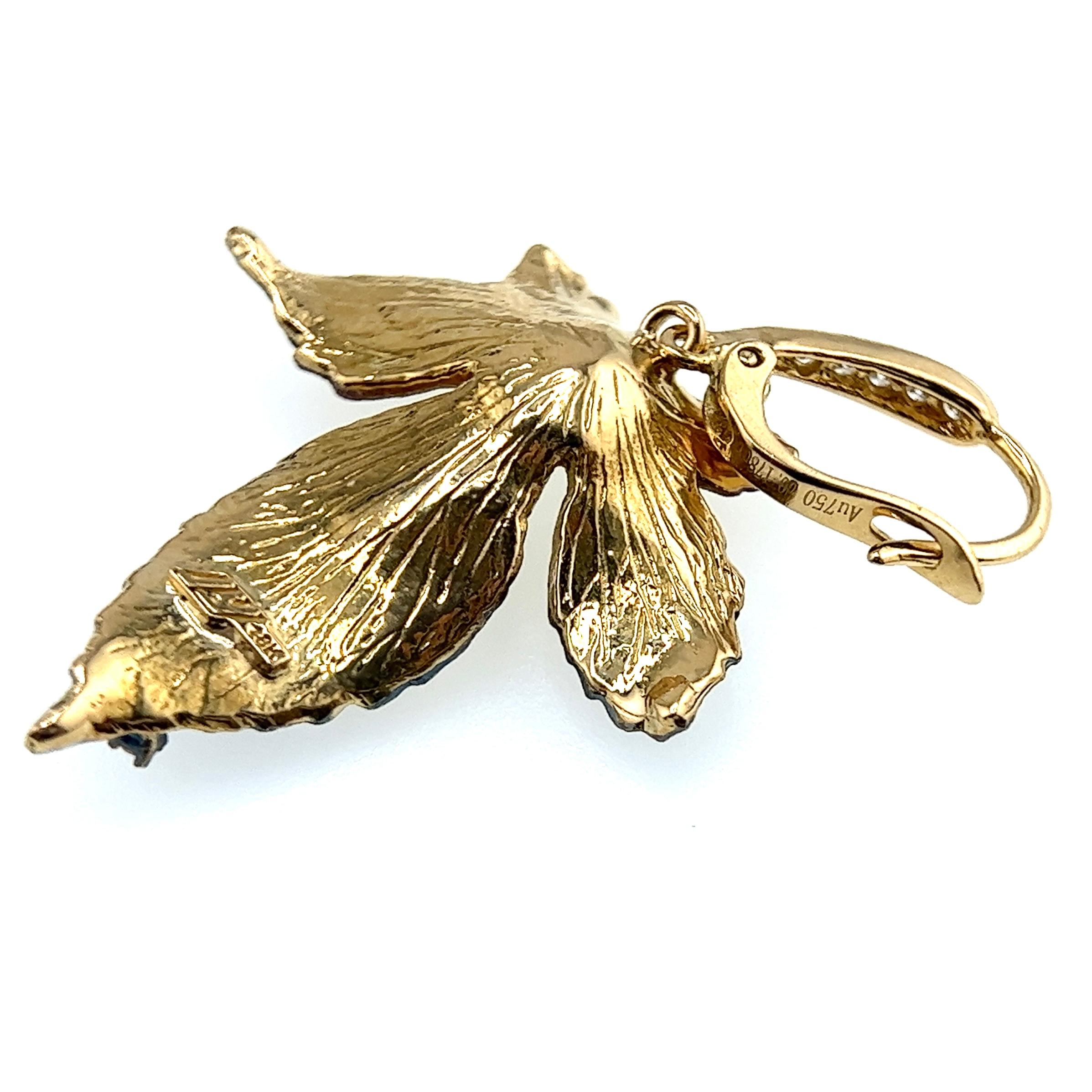 Moderno Orecchini a pendente con diamanti naturali in oro 18K in vendita