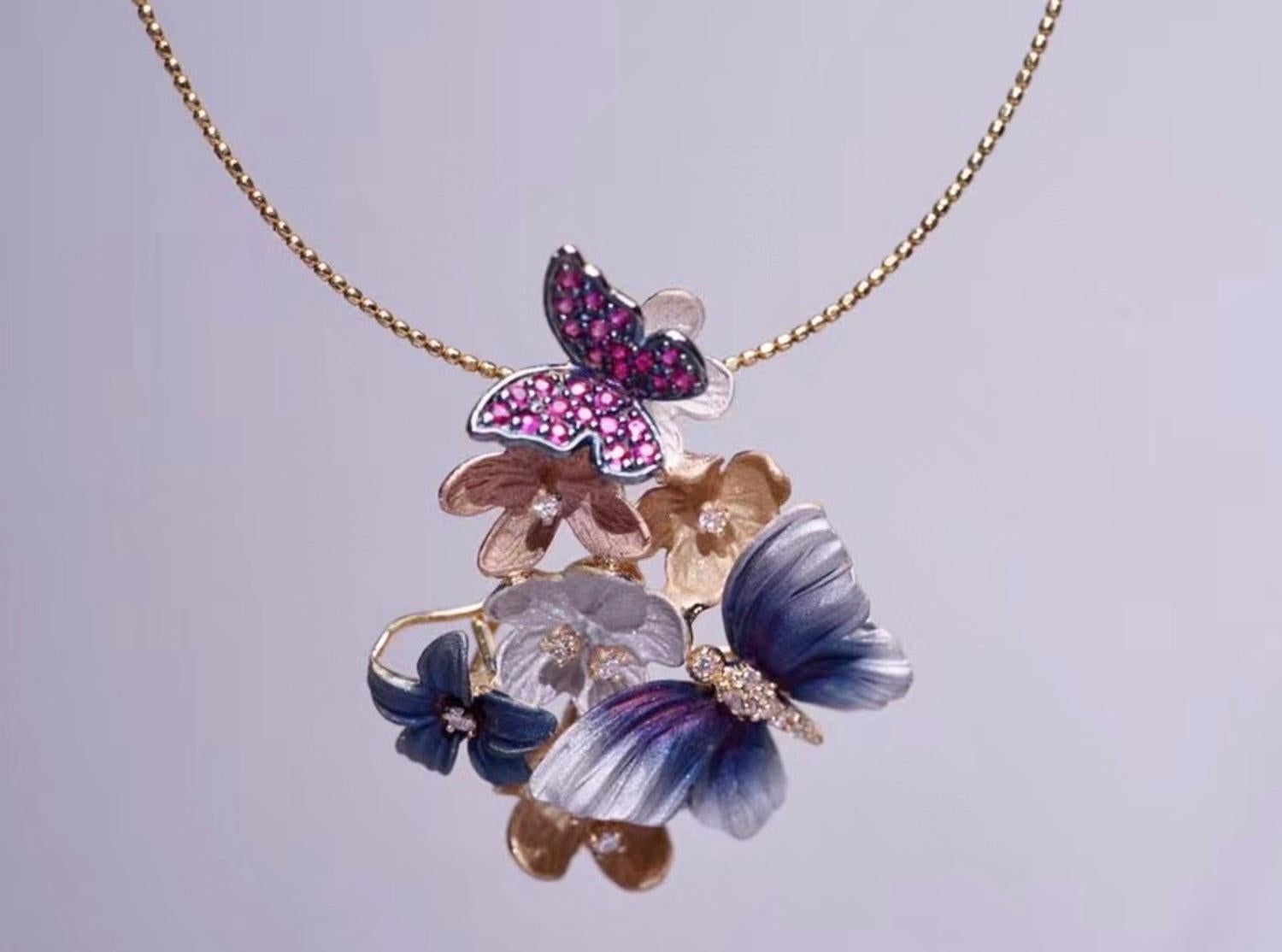 18K Gold Natural Diamond & Ruby 'Butterfly Garden' Pendant Necklace In New Condition For Sale In Kowloon, HK