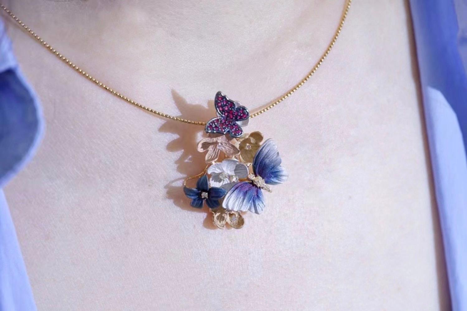 Women's or Men's 18K Gold Natural Diamond & Ruby 'Butterfly Garden' Pendant Necklace For Sale