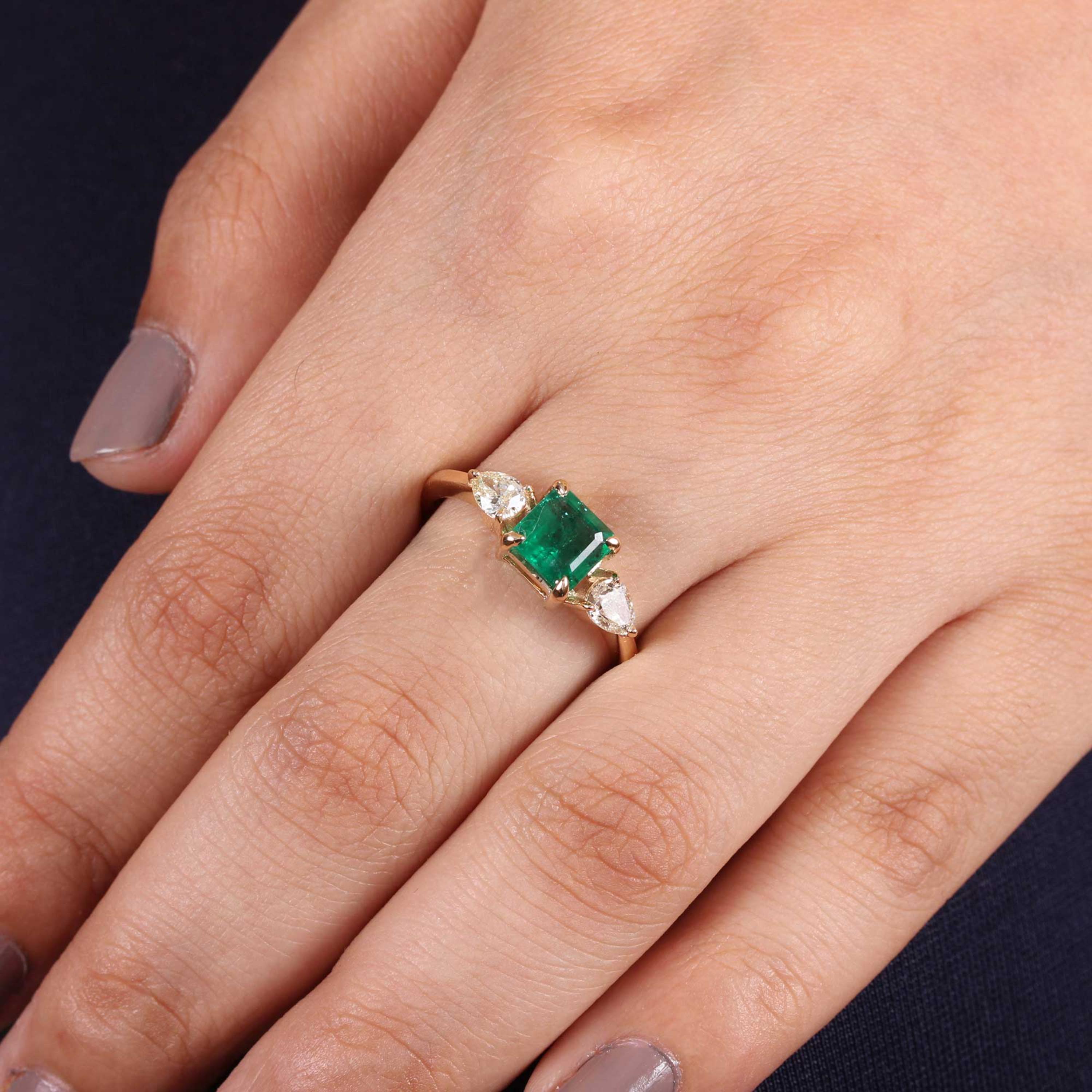 18K Gold Natural Emerald Diamond Art Deco Style Engagement Ring Bridal Ring

A stunning ring featuring IGI/GIA Certified 1.08 Carat Natural Emerald and 0.48 Carat of Diamond Accents set in 18K Solid Gold.

Emeralds are highly valued for their