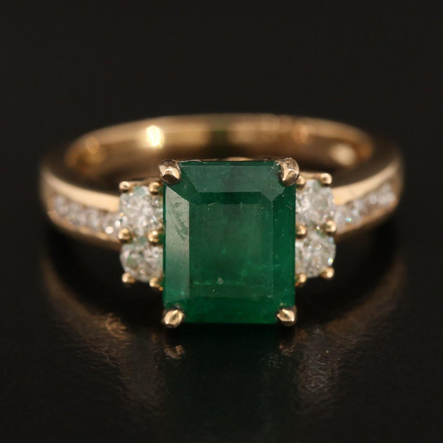 Im Angebot: 18 Karat Gold Natürlicher Smaragd Verlobungsring, Art Deco Smaragd Statement-Ring () 5
