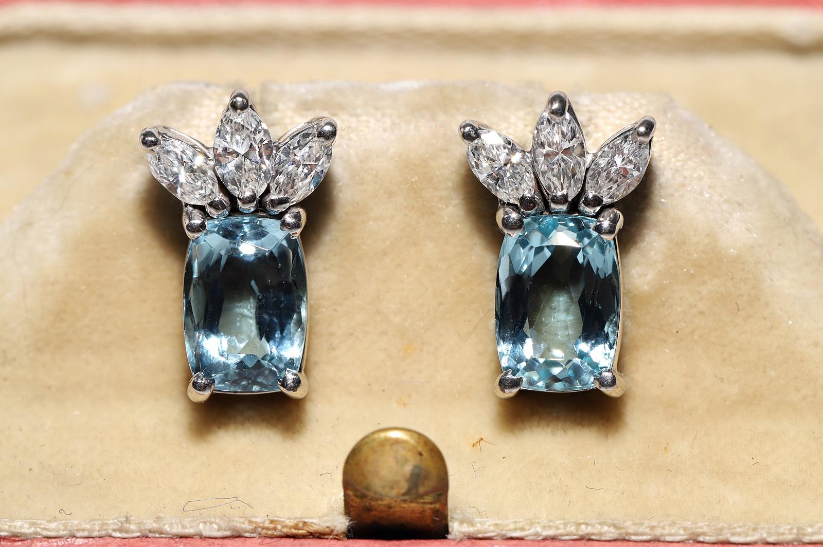 In sehr gutem Zustand.
Das Gesamtgewicht beträgt 3.3 Gramm.
Insgesamt ist Diamant 0,60 ct.
Der Diamant hat die Farbe G und die Reinheit vvs.
Total ist aqua marine 3 ct.
Die Box ist nicht enthalten.
Säure getestet, um 18k echtes Gold zu sein.
Bitte