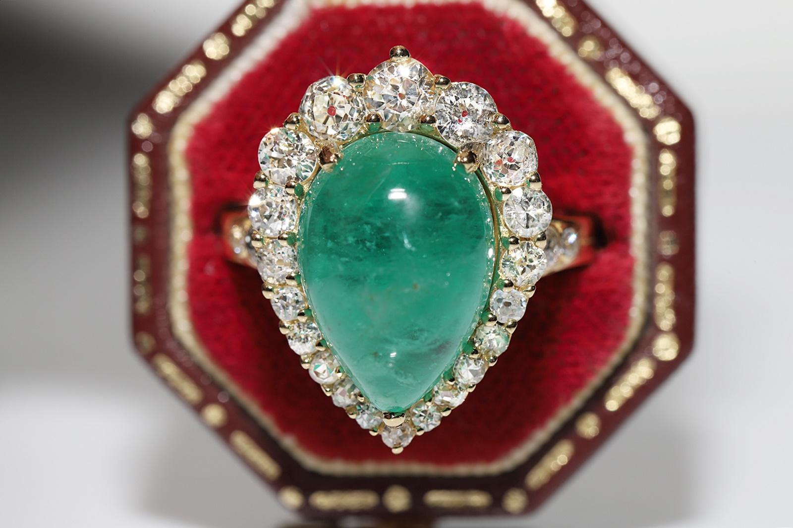 Modern 18k Gold Natural Natural Diamond And Cabochon Emerald Decorated Strong Ring For Sale