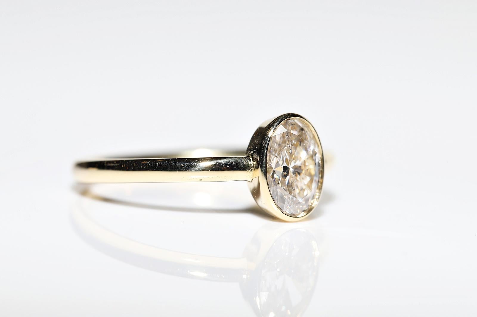 18k Gold Natural Oval Cut  Diamond Decorated Solitaire Ring In New Condition For Sale In Fatih/İstanbul, 34