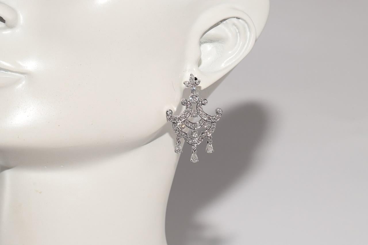 Boucle d'oreille pendante en or 18k avec diamant naturel taillé en poire et brillant en vente 9