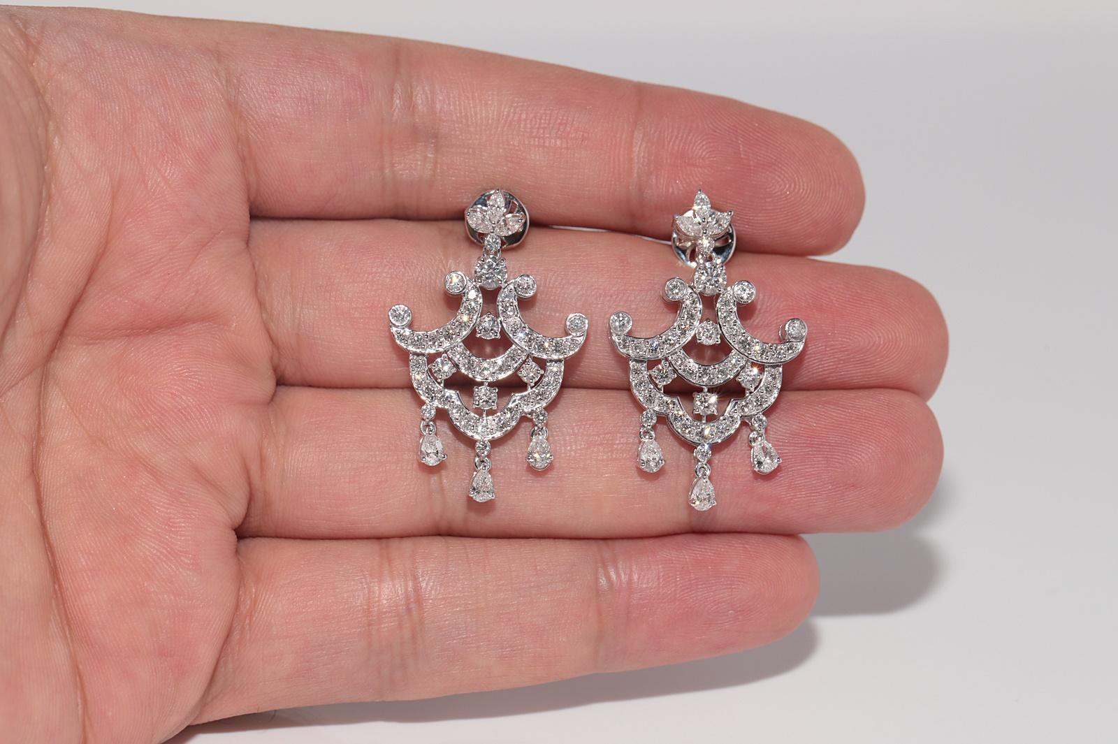 Boucle d'oreille pendante en or 18k avec diamant naturel taillé en poire et brillant en vente 3