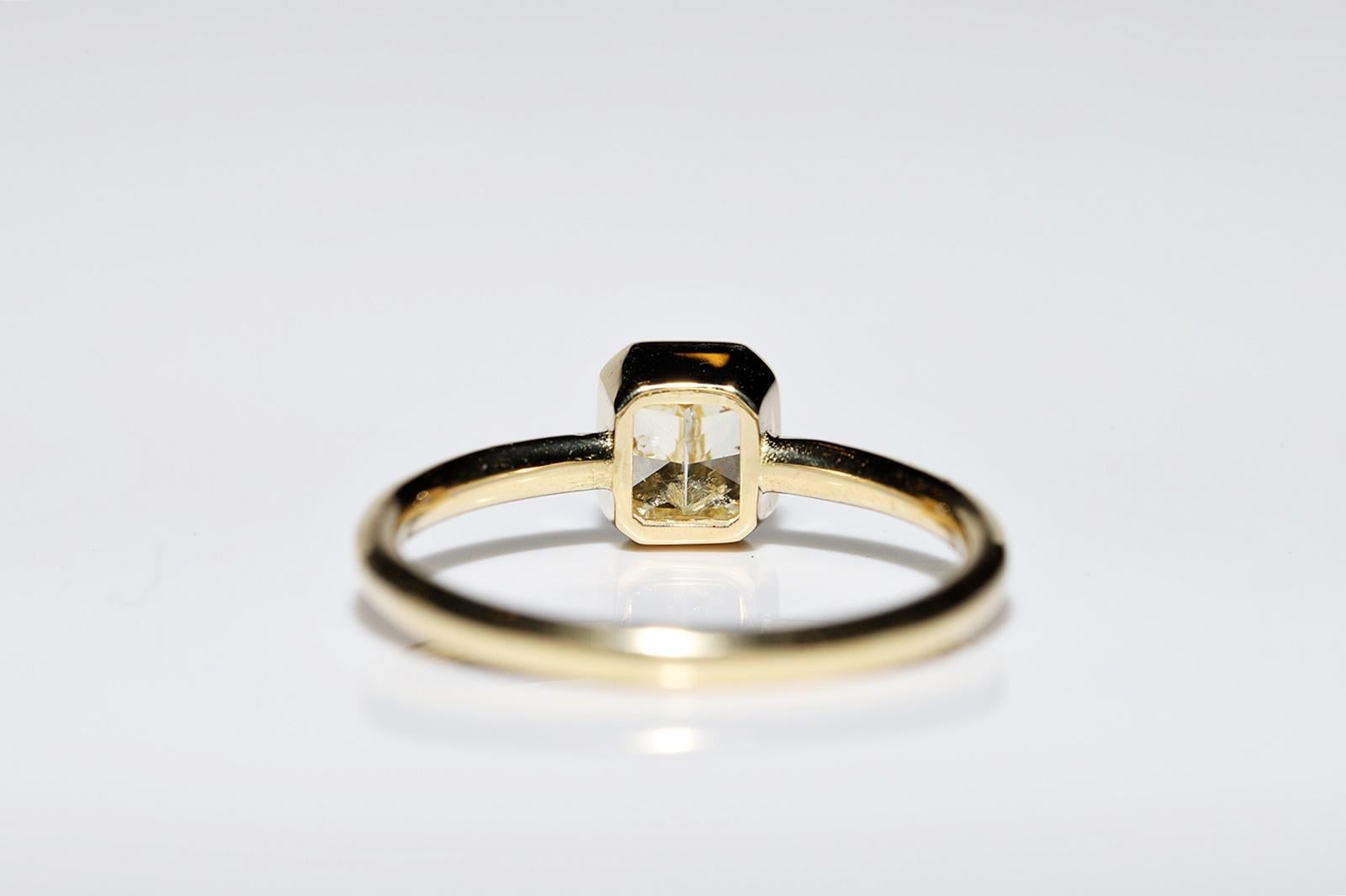  18 Karat Gold Natürlicher Strahlenschliff Diamant Dekorierter Solitär Ring im Angebot 3