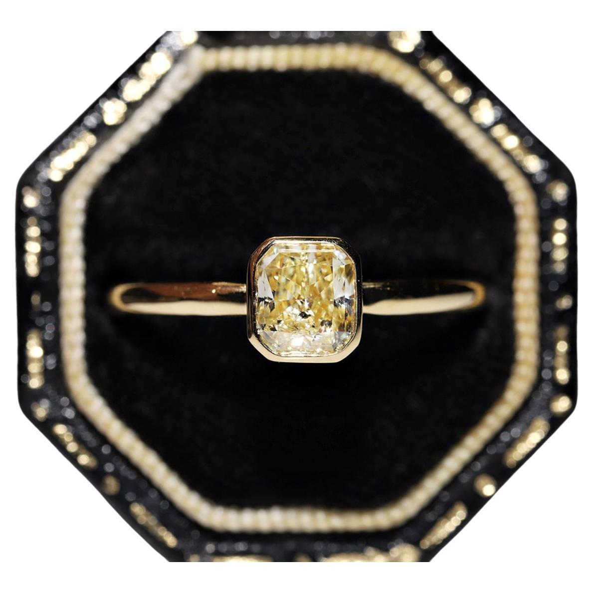  18k Gold Natural Radiant Cut Diamond Decorated Solitaire Ring For Sale