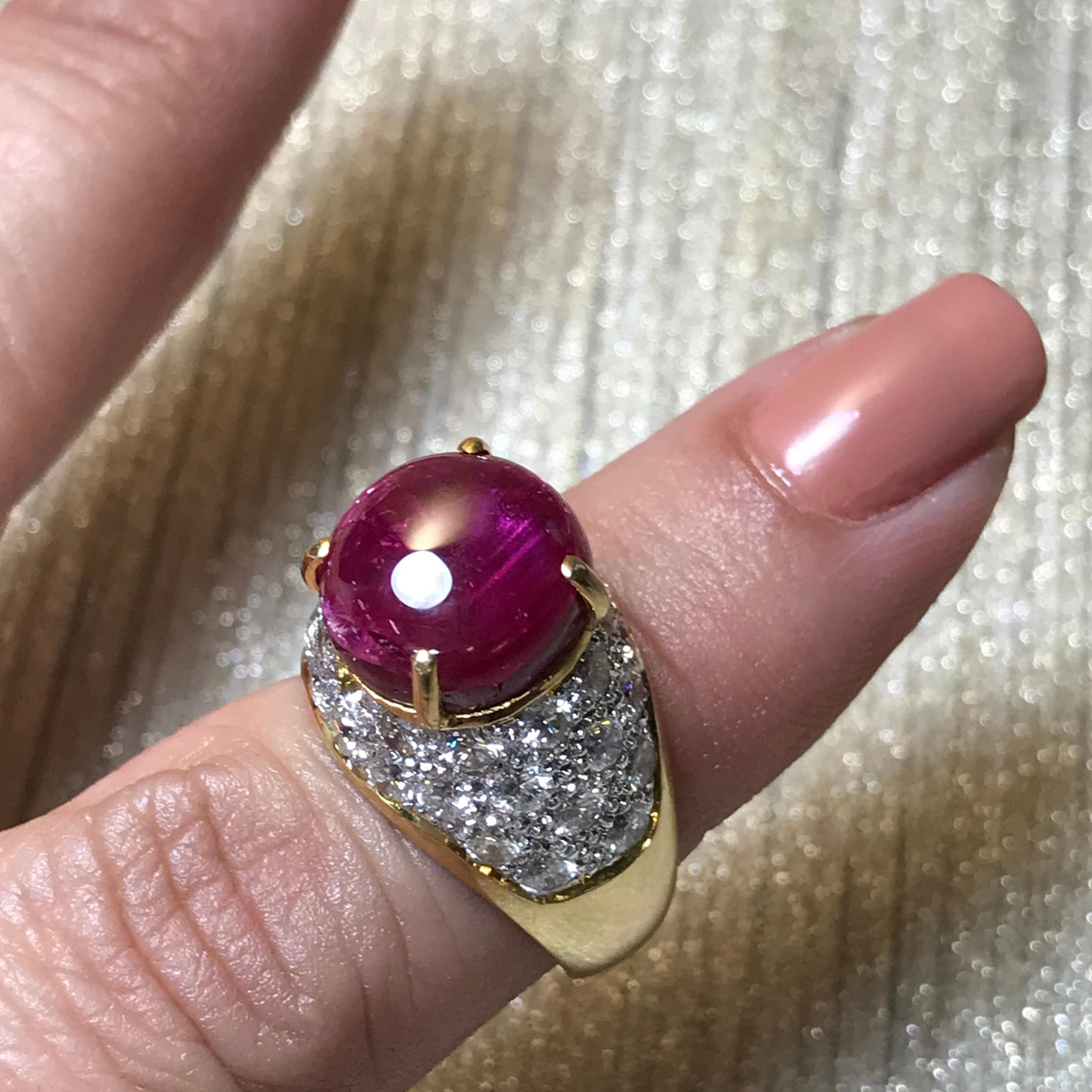 Yellow Gold Natural Ruby Cabochon Diamond Ring, circa 1995 For Sale 1