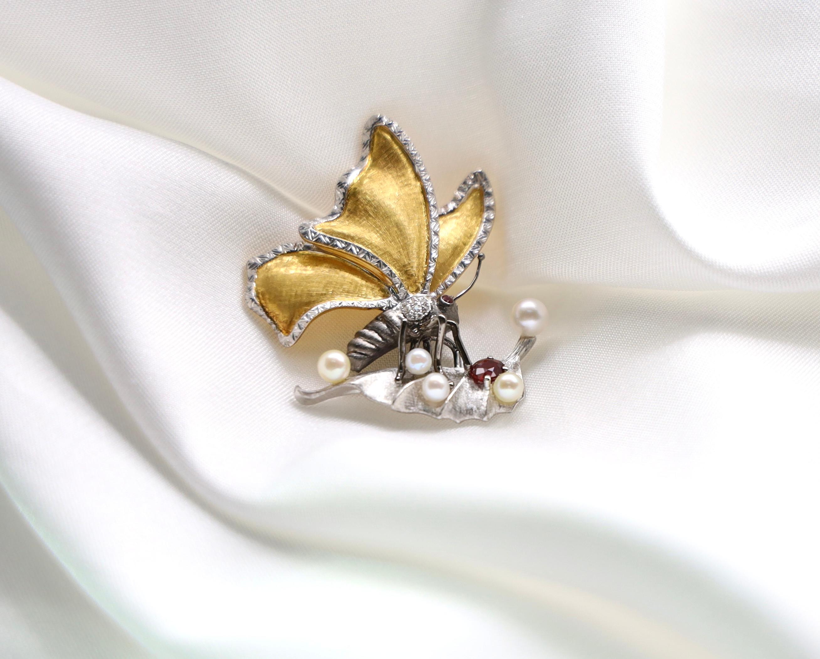 18K Gold Natürlicher Rubin & Diamant Schmetterling & Blatt-Anhänger Brosche für Damen oder Herren im Angebot