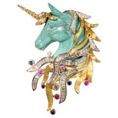 Broche en forme de licorne en or 18 carats avec turquoise naturelle et diamants