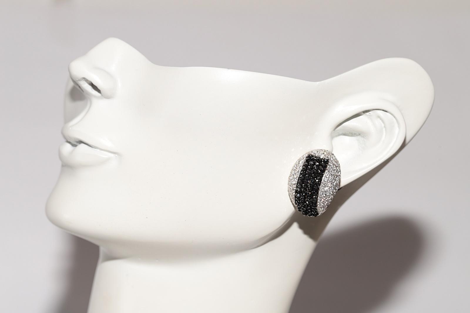 18 Karat Gold Natürlicher weißer und schwarzer Diamant Dekorierter Ohrstecker im Angebot 7