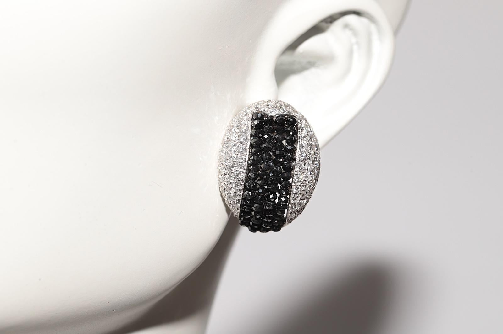 18 Karat Gold Natürlicher weißer und schwarzer Diamant Dekorierter Ohrstecker im Angebot 8