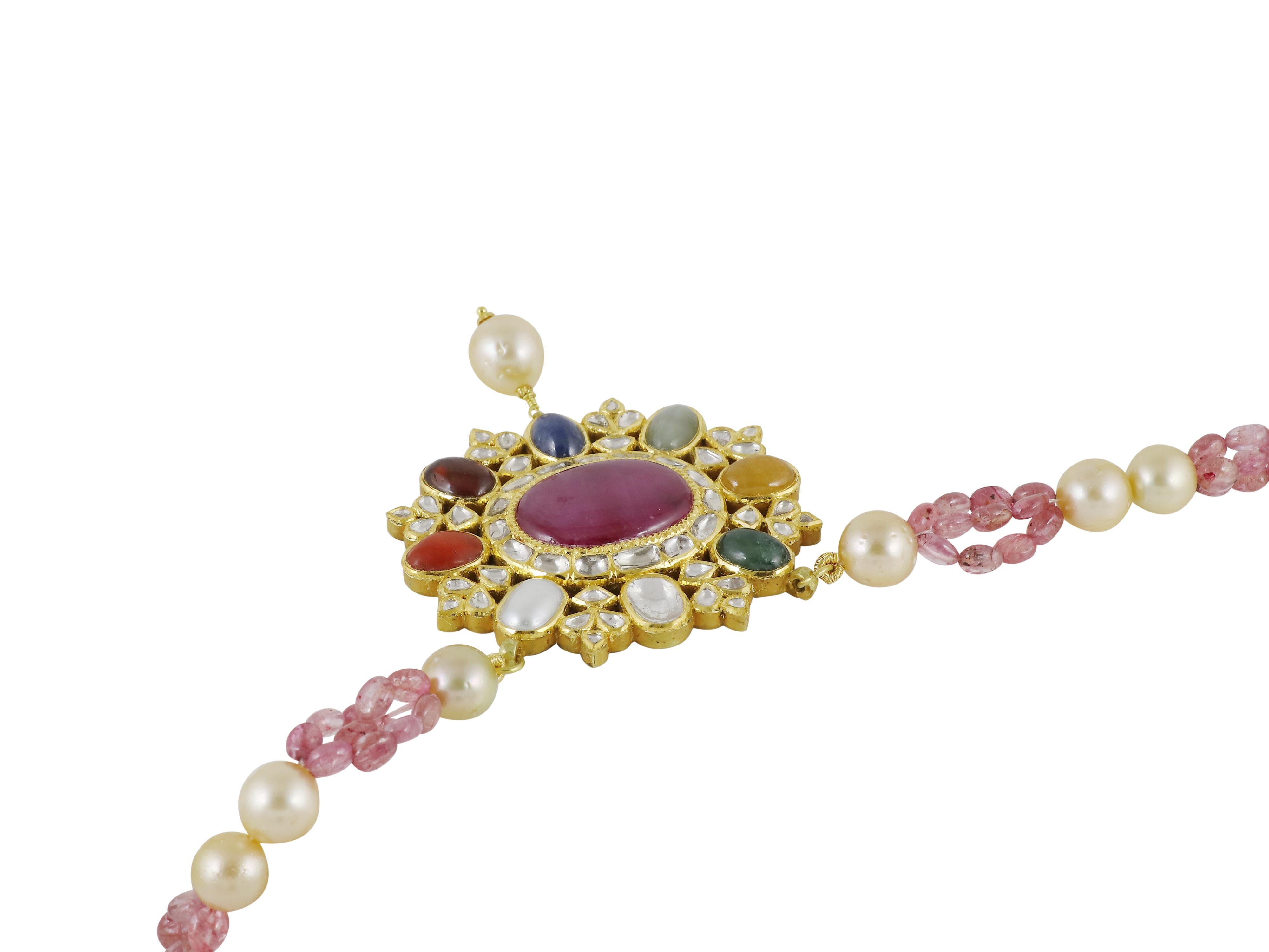 Colgante Navratna Mughal Meena polki Mughal de oro de 18 quilates  Joyas de boda indias en Nuevo estado para la venta en Bangkok,, TH