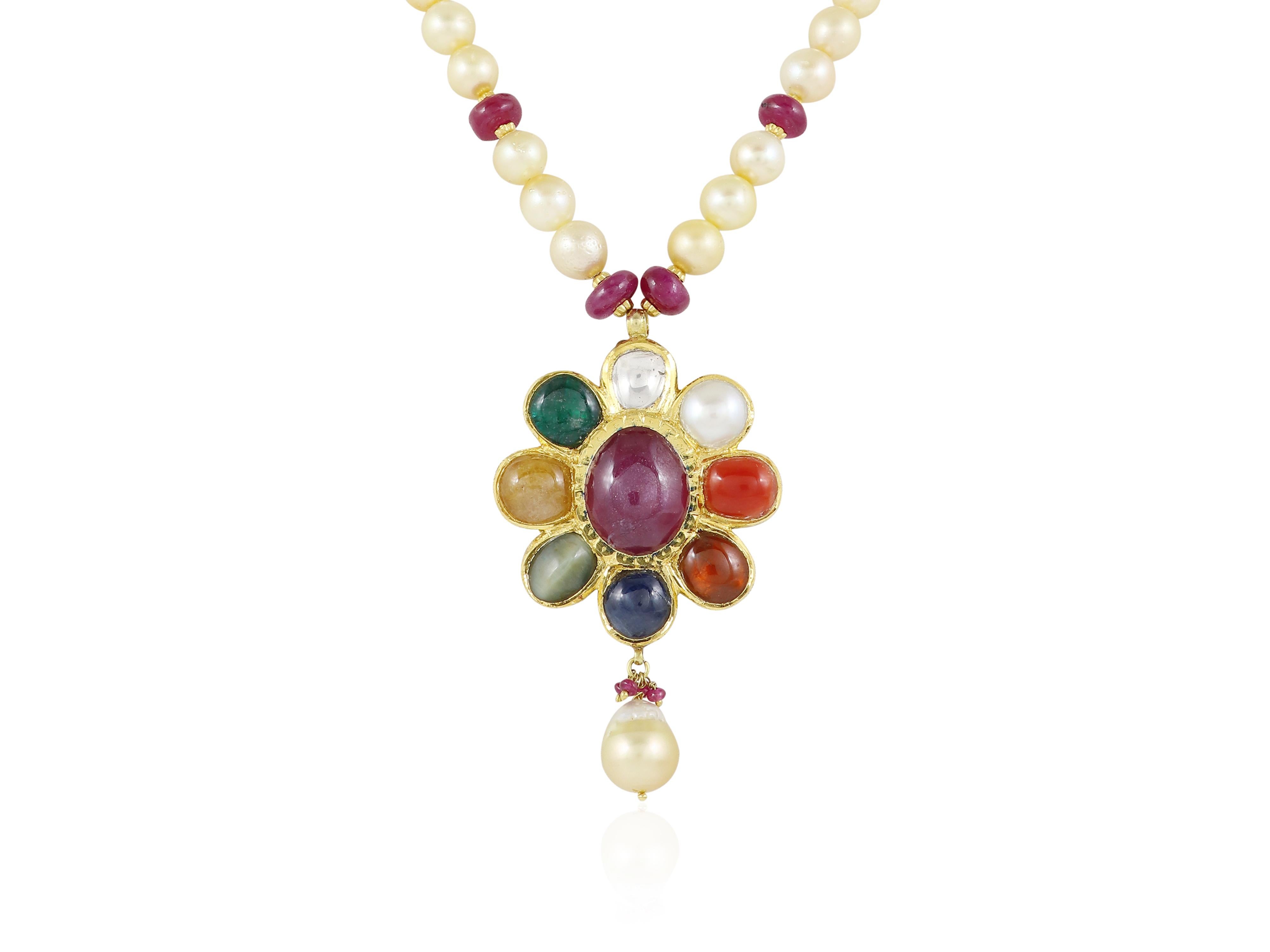 Cabochon Ciondolo Navratna in oro 18K Ciondolo Kundan Meena polki per matrimonio indiano in vendita