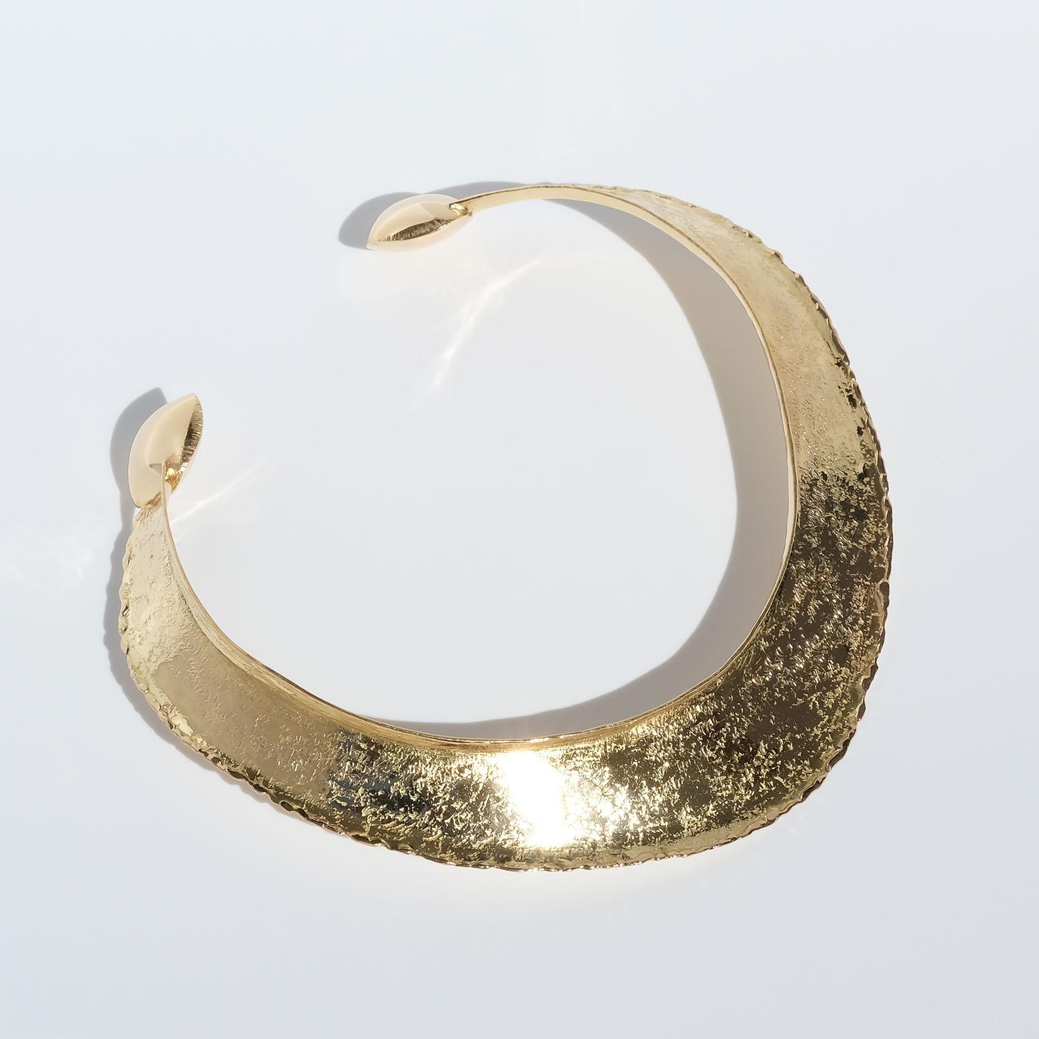 Women's or Men's 18k Gold Neck Ring by Swedish Master Claës Giertta Made Year 1968 For Sale