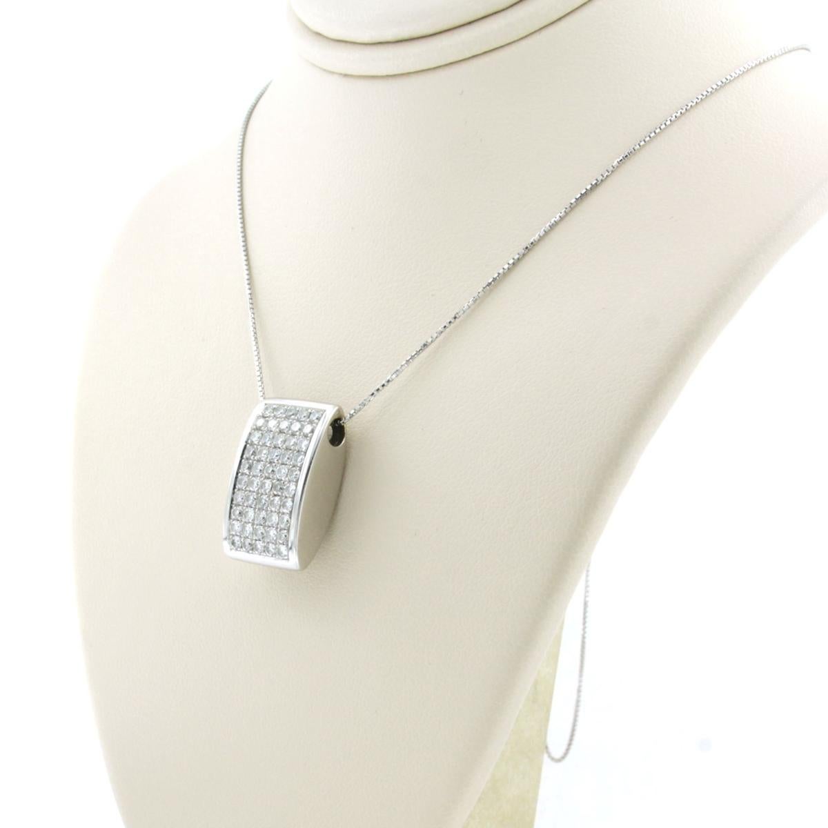 Donna 18k gold necklace and pendant with brilliant cut diamonds up to. 1.00ct 7.8 gram in vendita