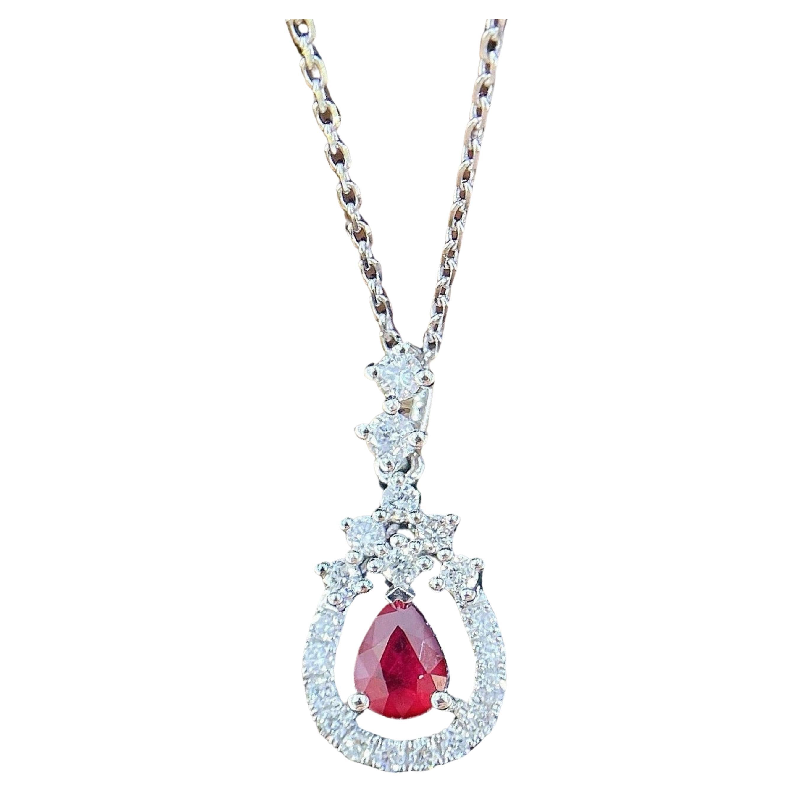 18 Karat Gold Tropfenförmige Rubin-Halo-Diamant-Anhänger-Halskette