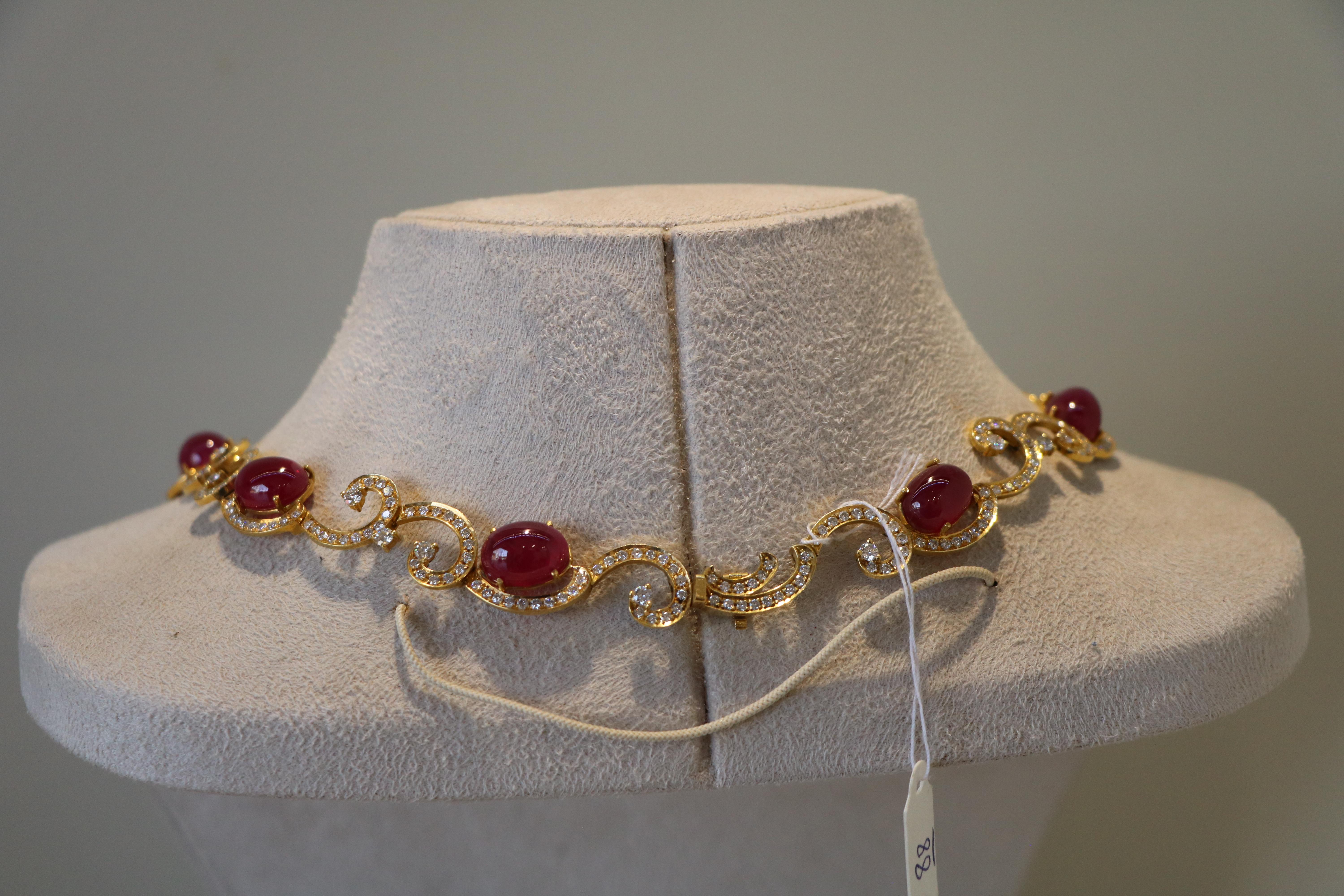 18 Karat Gold Halskette mit Diamanten und Rubinen besetzt im Angebot 2