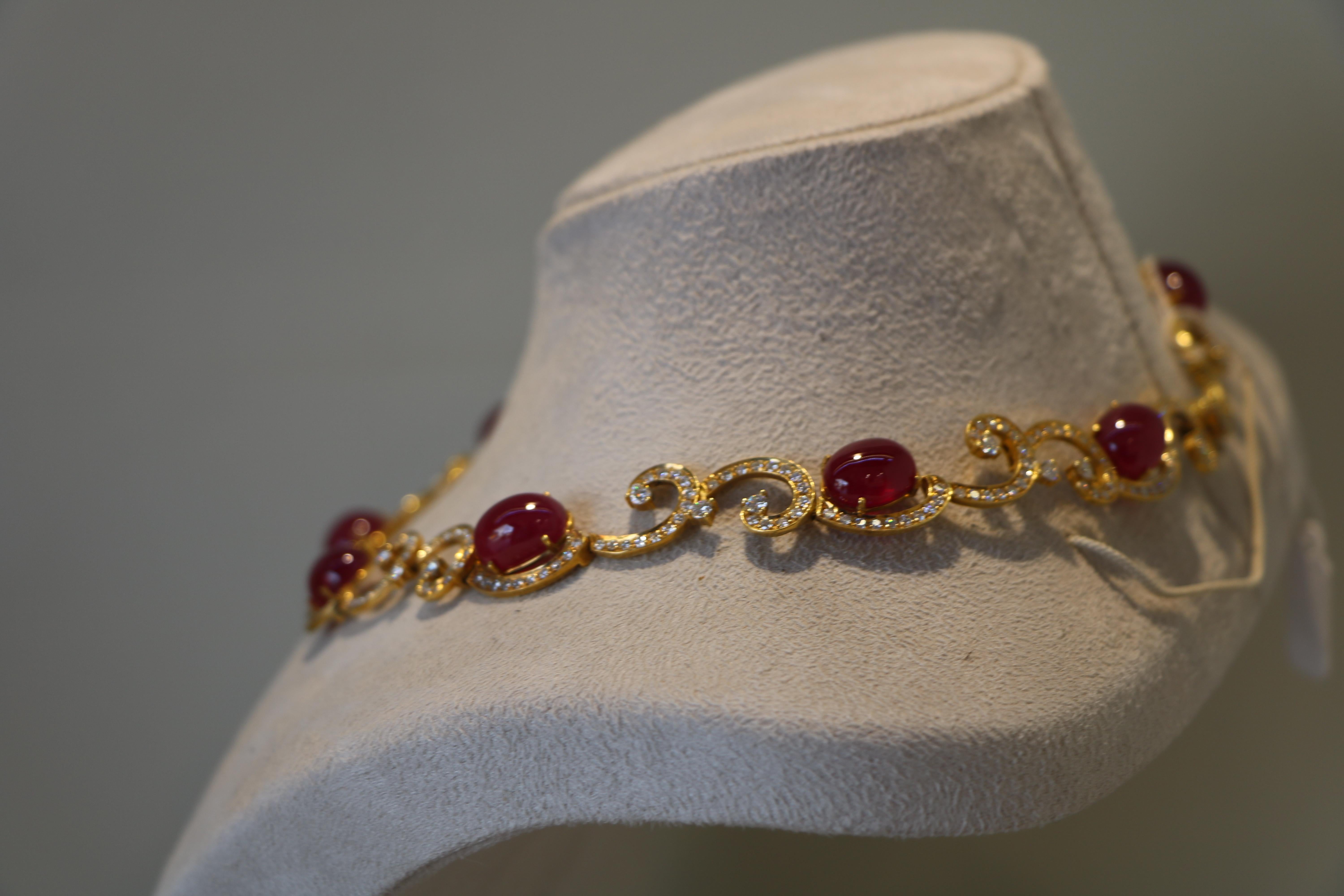 18 Karat Gold Halskette mit Diamanten und Rubinen besetzt im Angebot 3