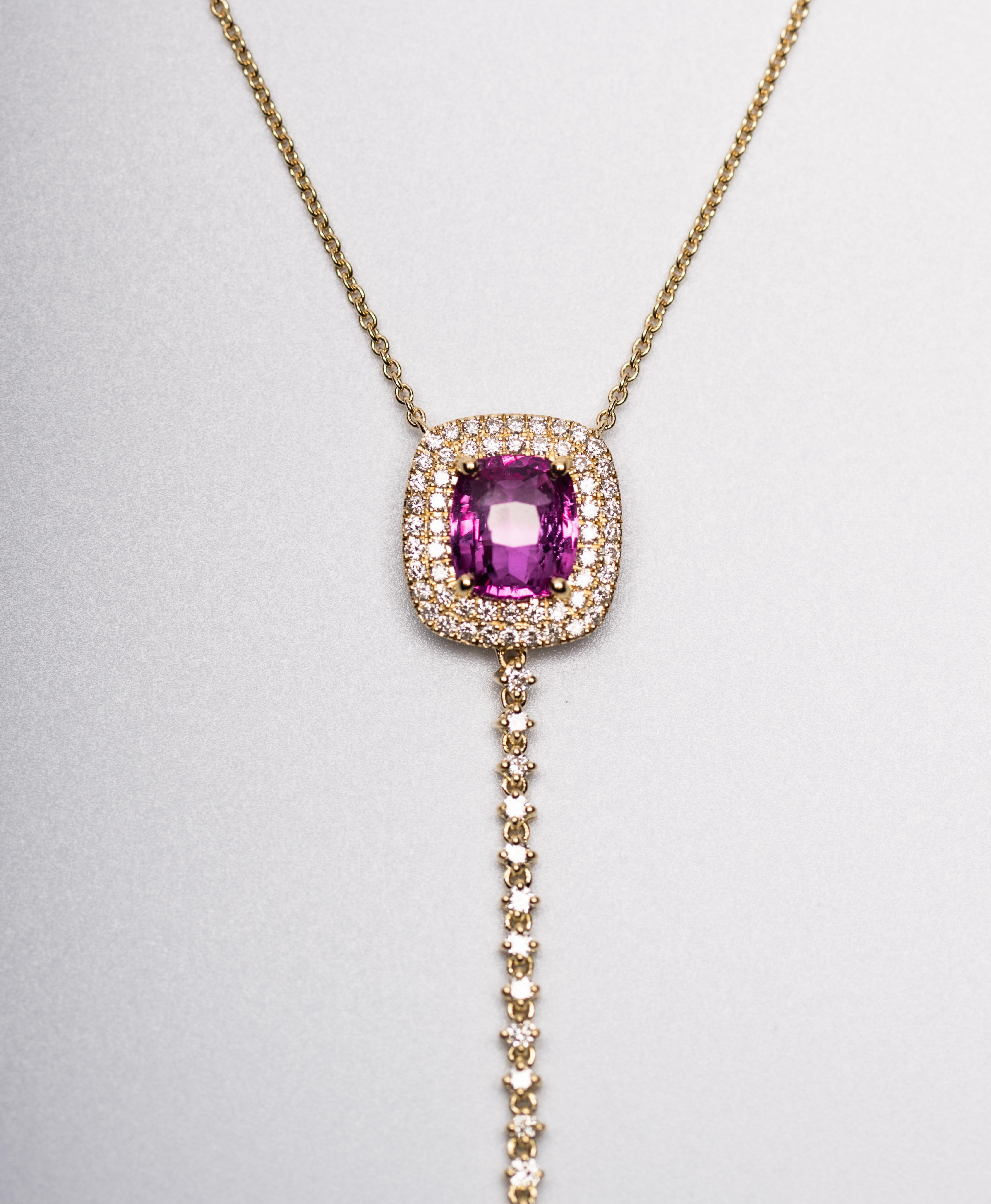 Taglio a goccia Collana in oro 18K con zaffiri rosa da 3,92 carati e diamanti da 0,88 carati in vendita