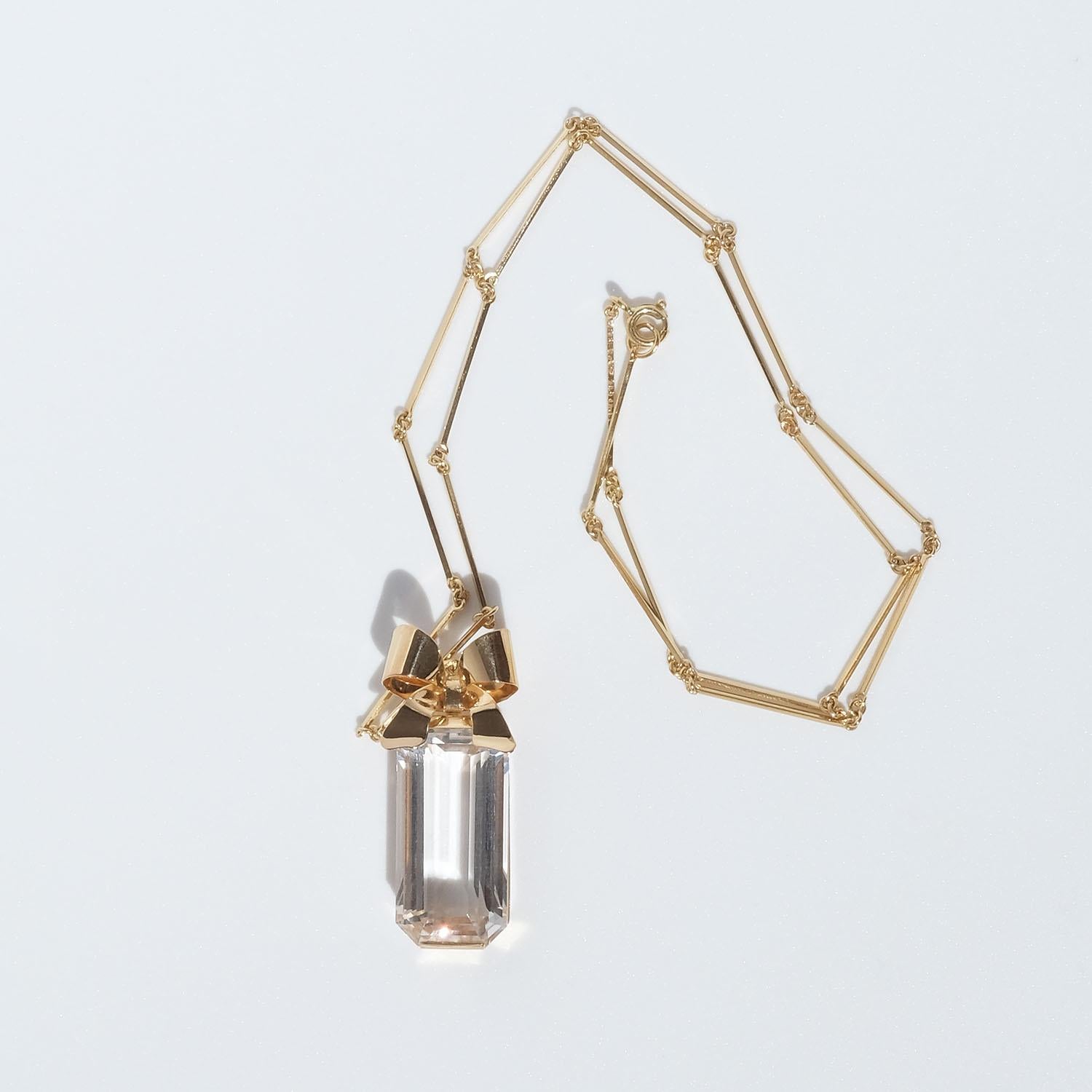 Collana in oro 18k con ciondolo in cristallo di rocca di Ateljé Stigbert Anno di fabbricazione, 1945 in vendita 7