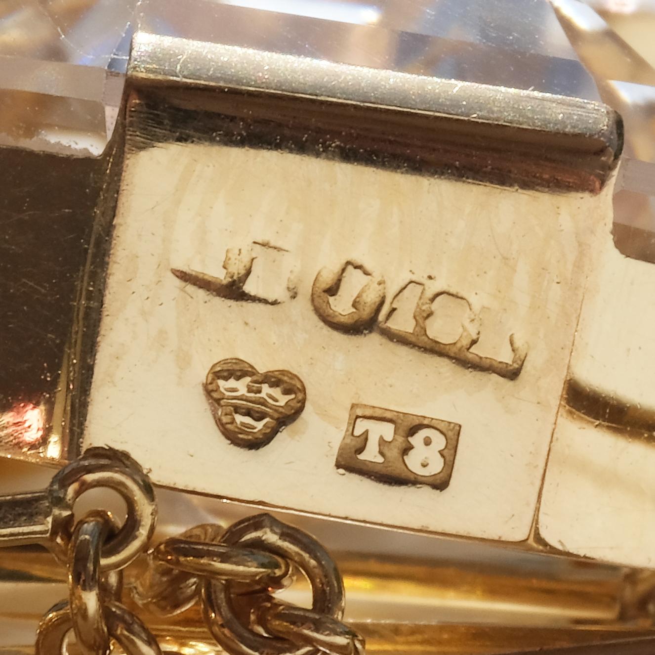Collana in oro 18k con ciondolo in cristallo di rocca di Ateljé Stigbert Anno di fabbricazione, 1945 in vendita 2