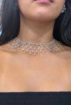 18k Gold Necklace with Diamond Lattice Design