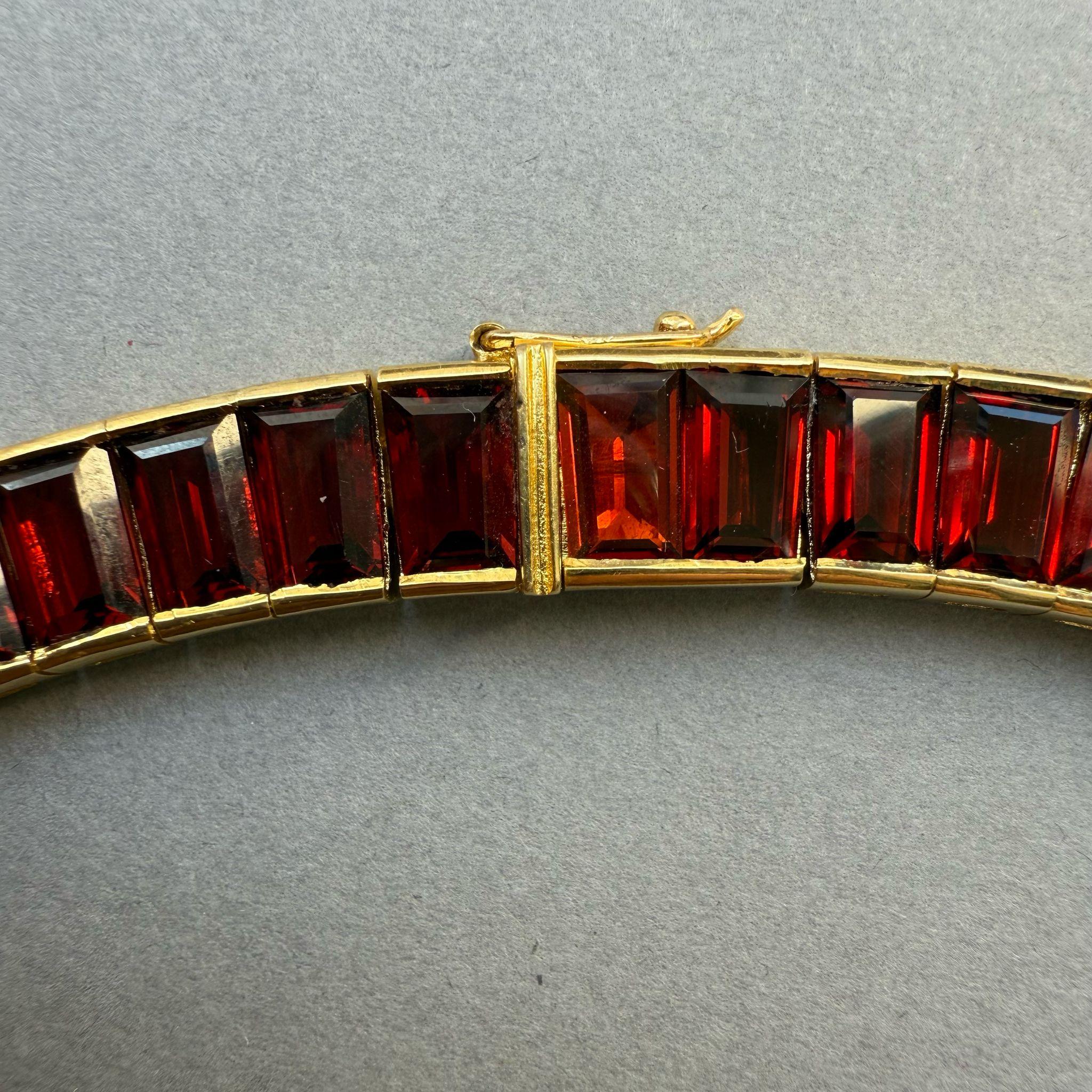 Women's 18K Gold Necklace with Garnets For Sale