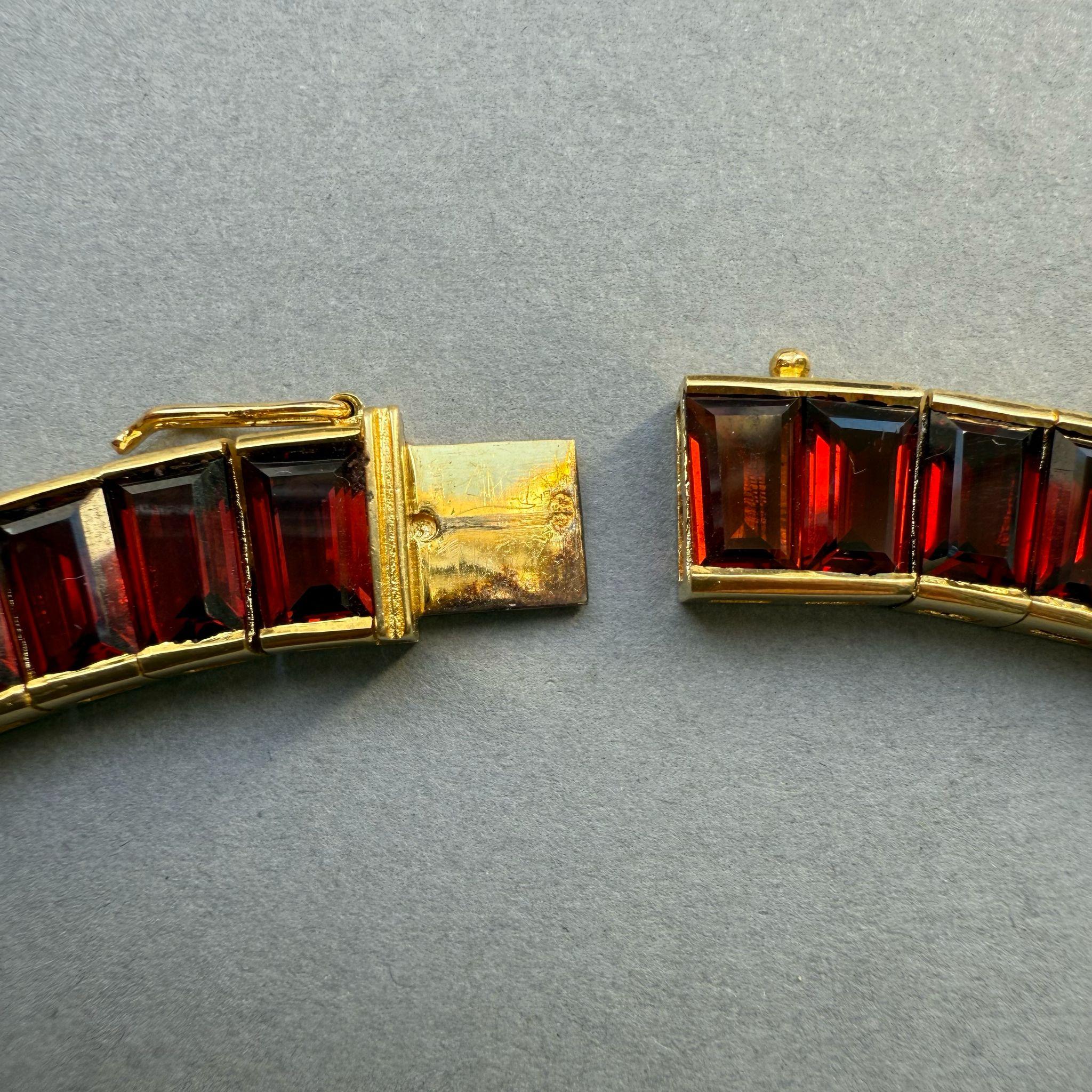 18K Gold Necklace with Garnets For Sale 2