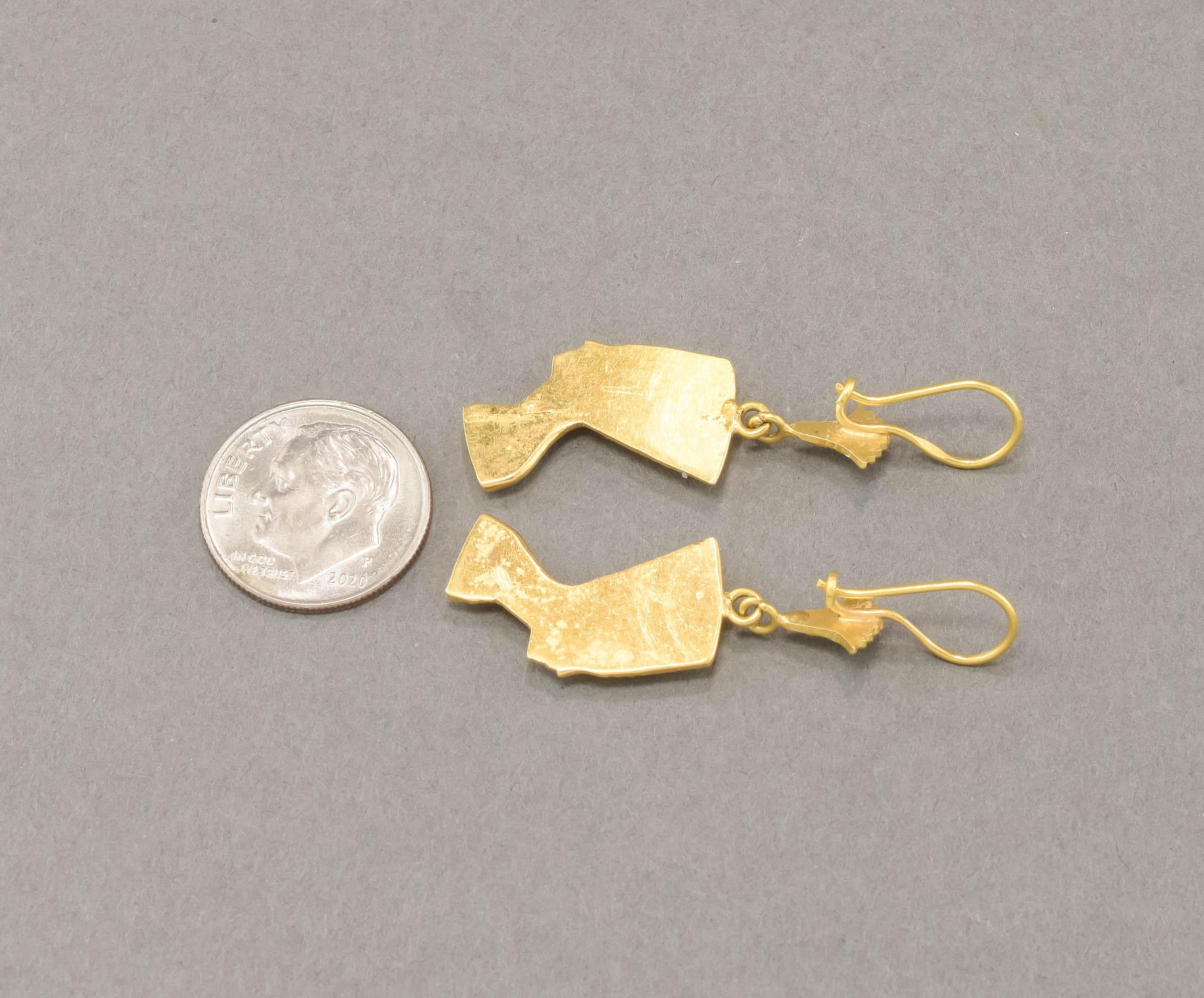 18K Gold Nefertiti Dangle Earrings with Lotus Flowers & Latching Ear Wires For Sale 3