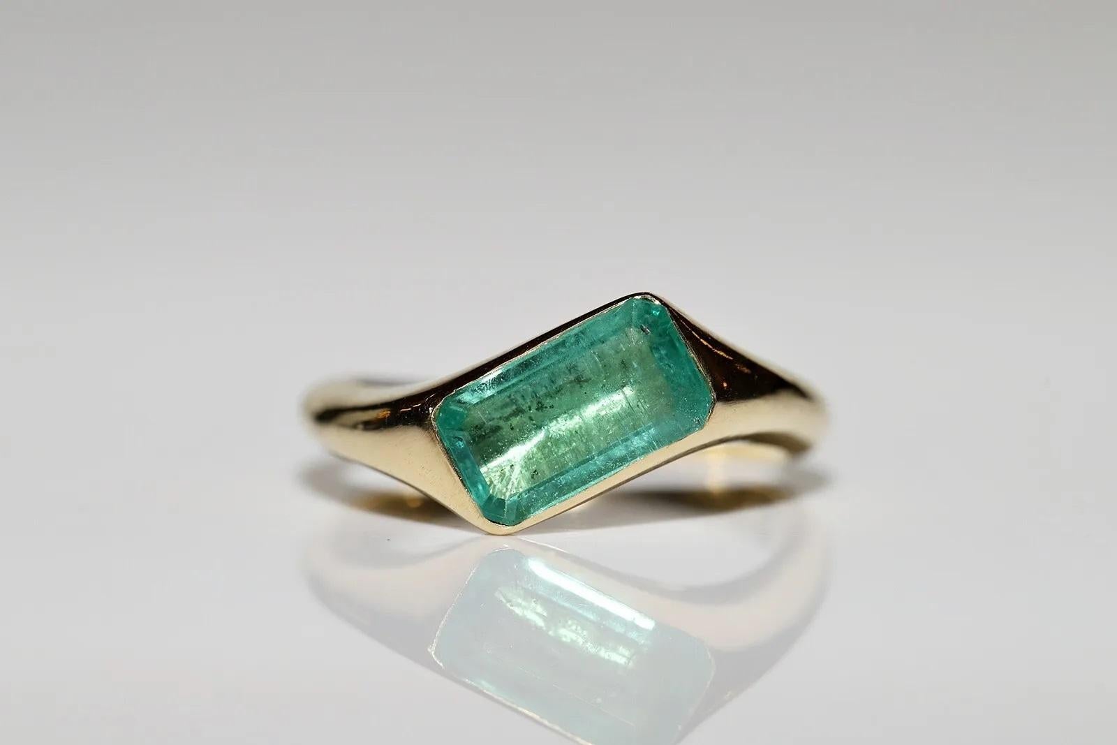 Square Cut 18k Gold New Made Colombian Natural Rectangle Cut Emerald Solitaire Ring For Sale